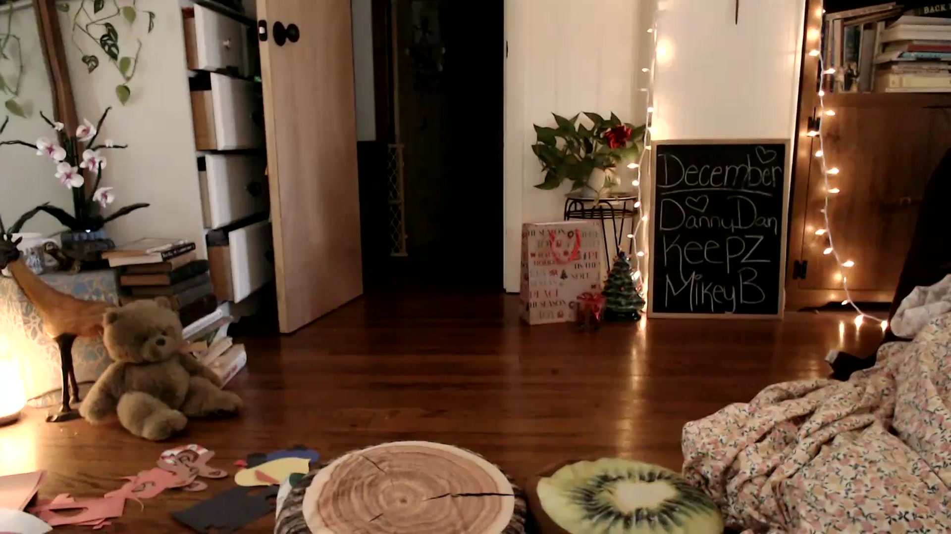 Gallery image thumbnail from WildflowerEm's myfreecams stream on, 12/19/2024, 20:12 image 12 of 20