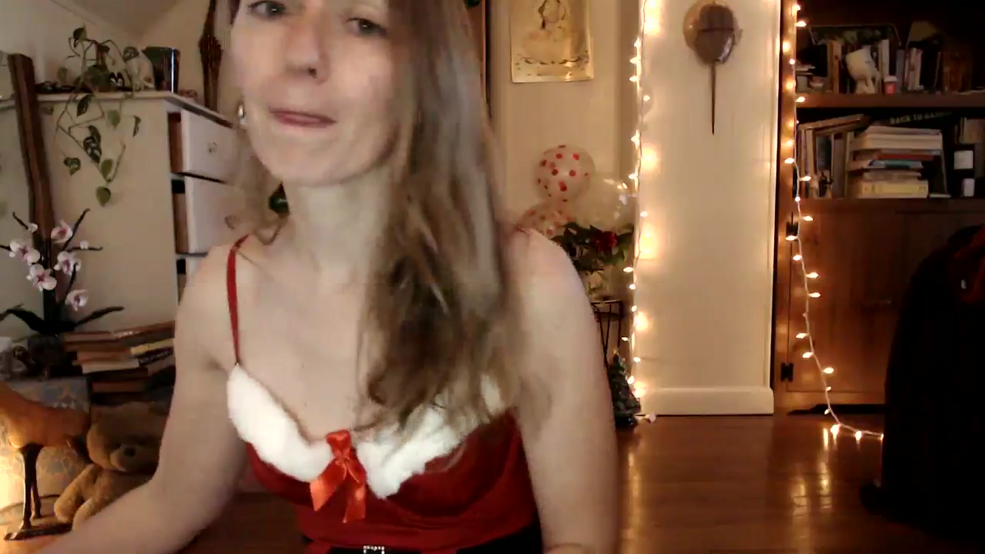 Gallery image thumbnail from WildflowerEm's myfreecams stream on, 12/22/2024, 22:48 image 2 of 20
