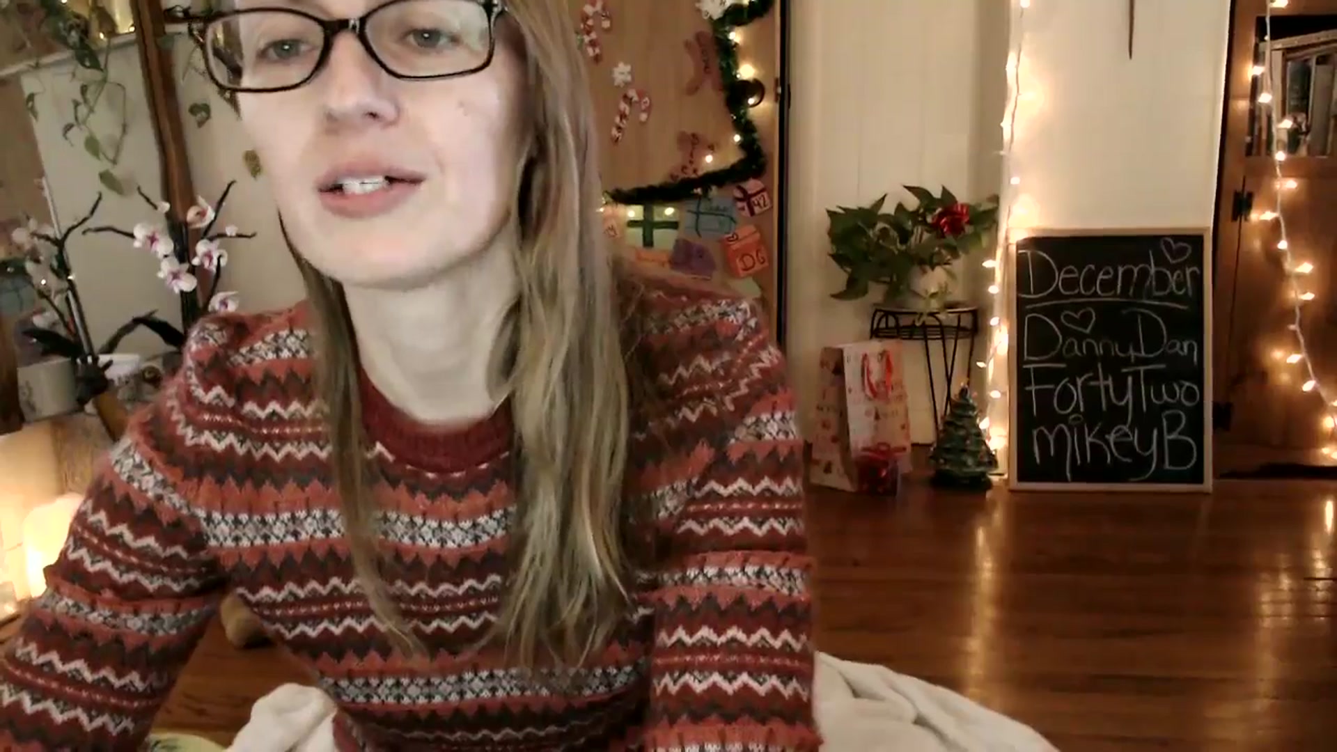 Gallery image thumbnail from WildflowerEm's myfreecams stream on, 12/27/2024, 20:23 image 16 of 20