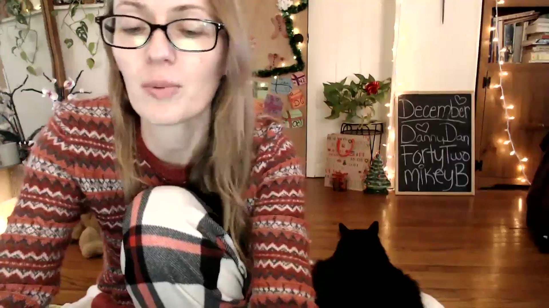 Gallery image thumbnail from WildflowerEm's myfreecams stream on, 12/27/2024, 20:23 image 4 of 20