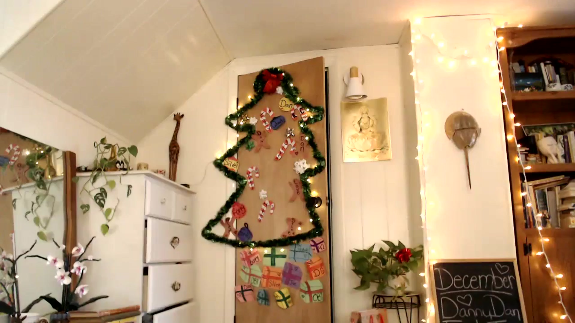 Gallery image thumbnail from WildflowerEm's myfreecams stream on, 12/27/2024, 20:23 image 13 of 20