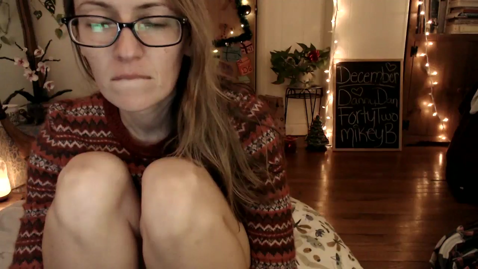 Gallery image thumbnail from WildflowerEm's myfreecams stream on, 12/27/2024, 21:34 image 12 of 20