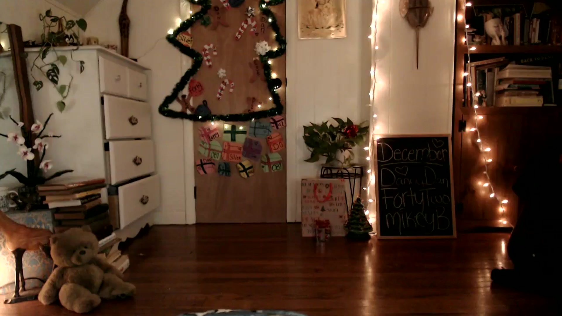 Gallery image thumbnail from WildflowerEm's myfreecams stream on, 12/29/2024, 23:23 image 12 of 20