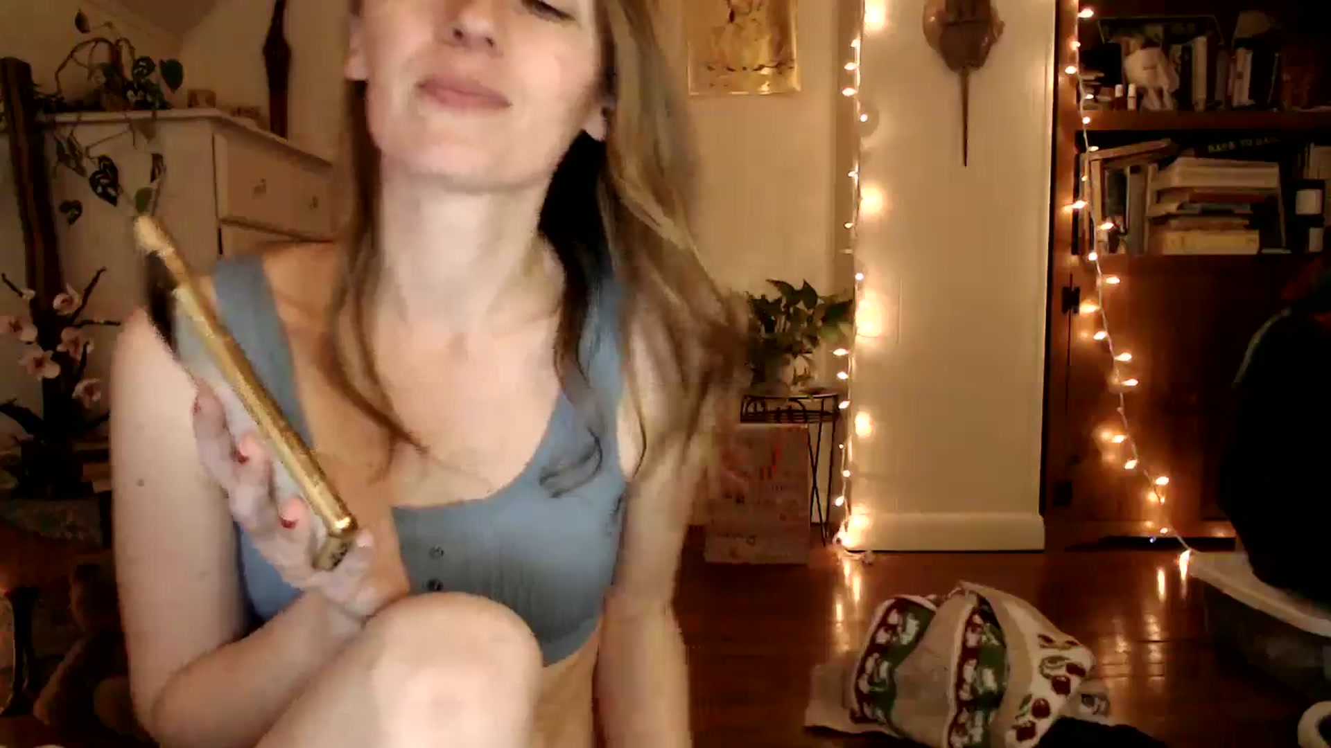 Gallery image thumbnail from WildflowerEm's myfreecams stream on, 01/06/2025, 24:10 image 15 of 20