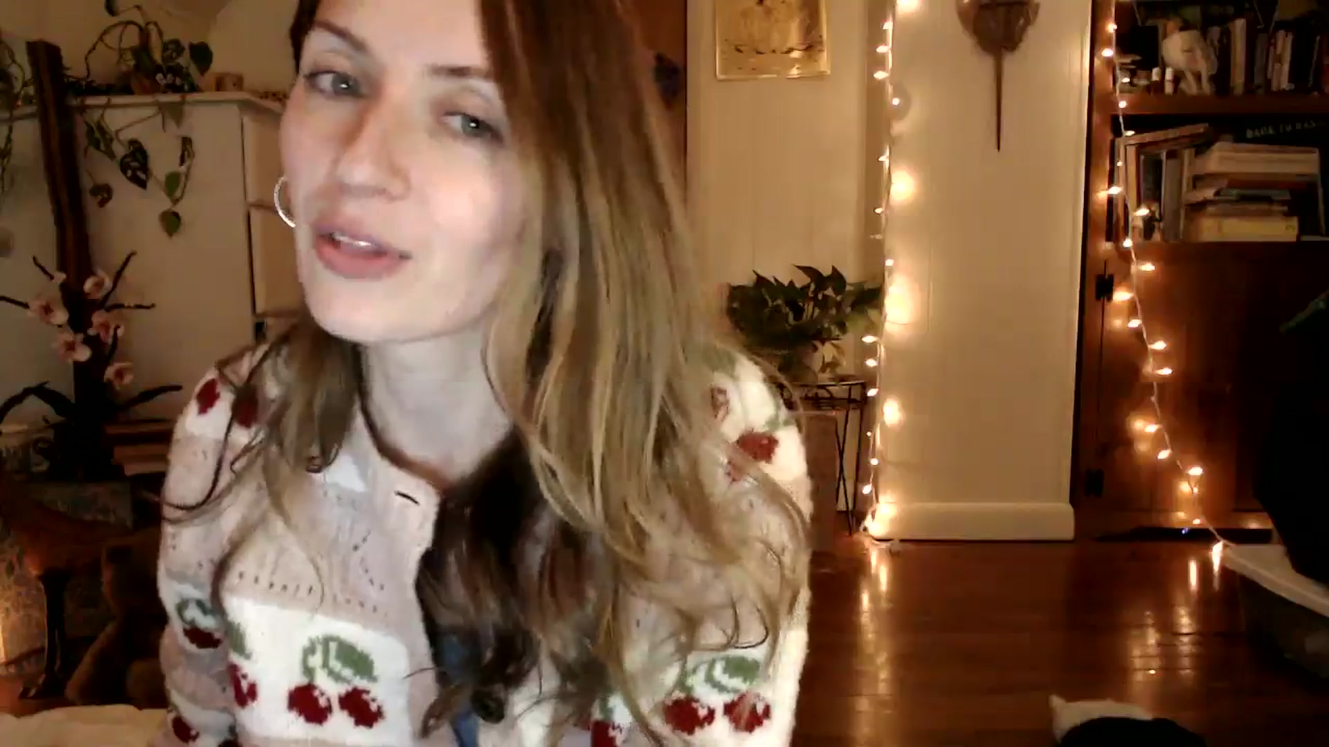 Gallery image thumbnail from WildflowerEm's myfreecams stream on, 01/06/2025, 24:10 image 18 of 20