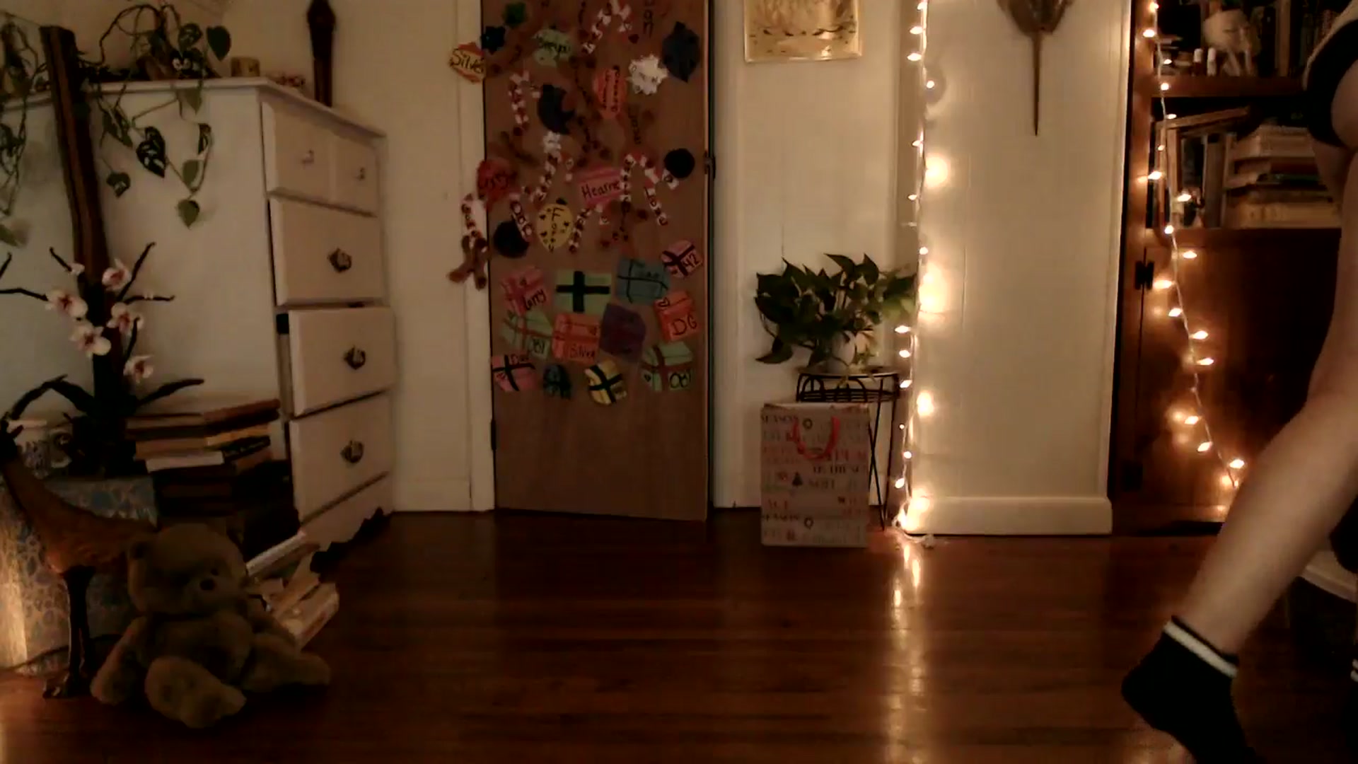 Gallery image thumbnail from WildflowerEm's myfreecams stream on, 01/06/2025, 24:10 image 7 of 20