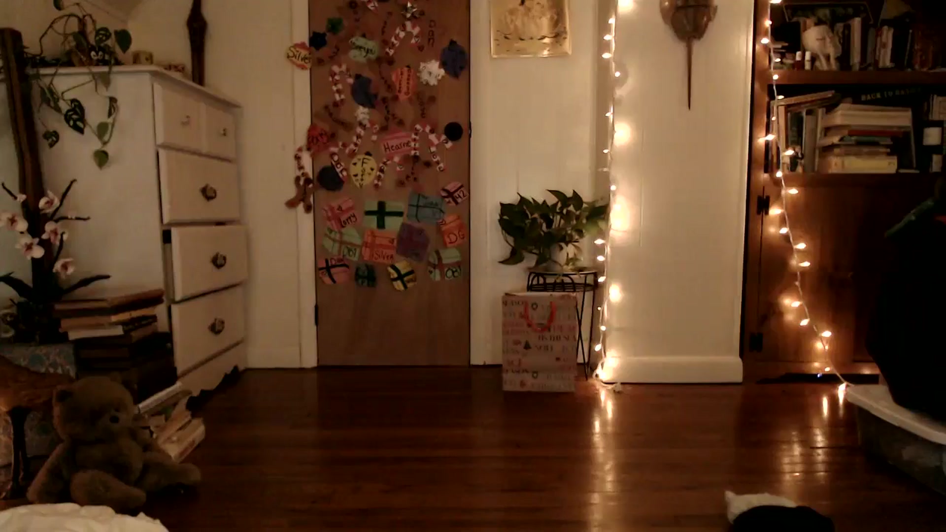 Gallery image thumbnail from WildflowerEm's myfreecams stream on, 01/06/2025, 24:10 image 17 of 20