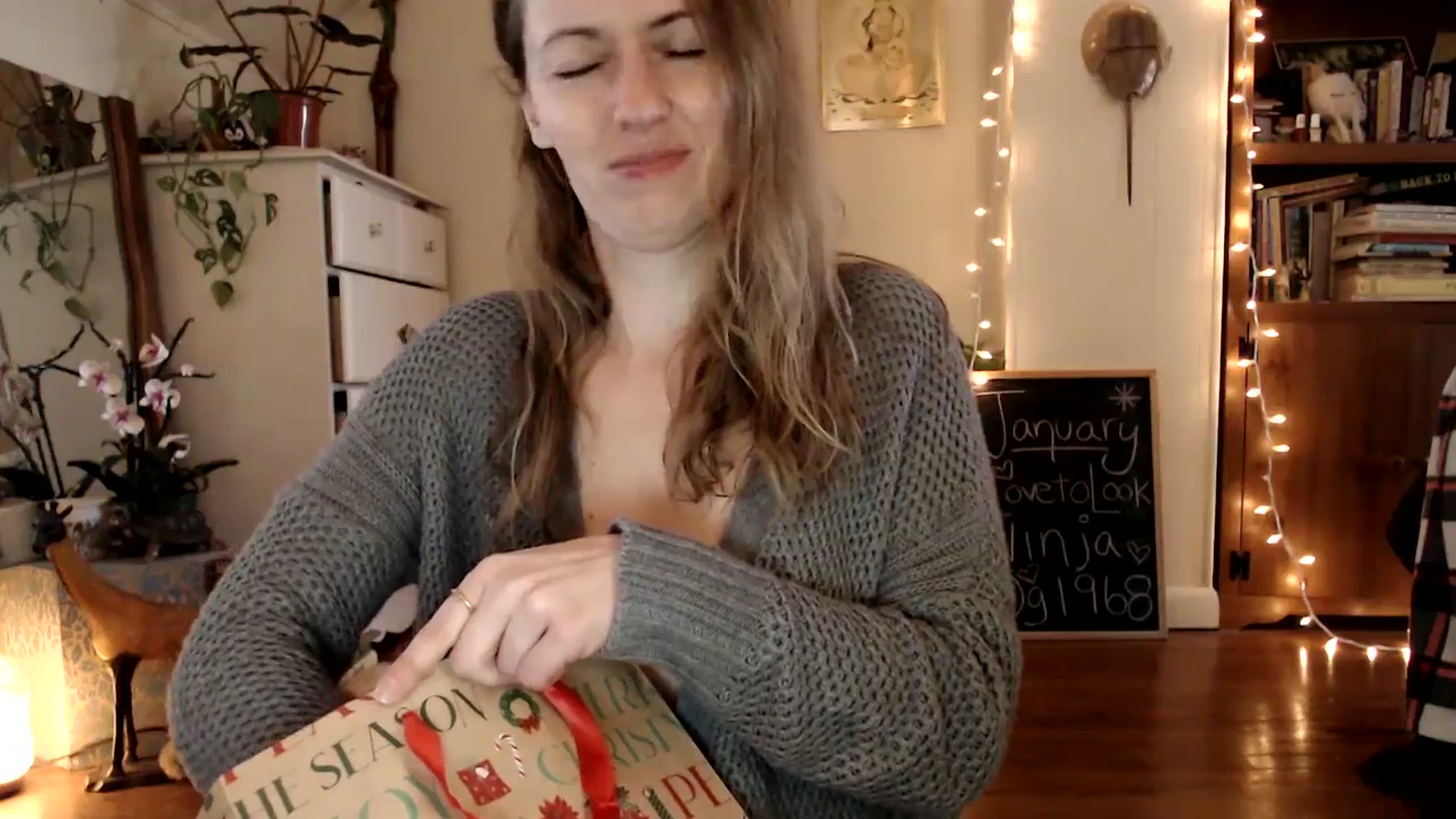 Gallery image thumbnail from WildflowerEm's myfreecams stream on, 01/09/2025, 20:05 image 16 of 20