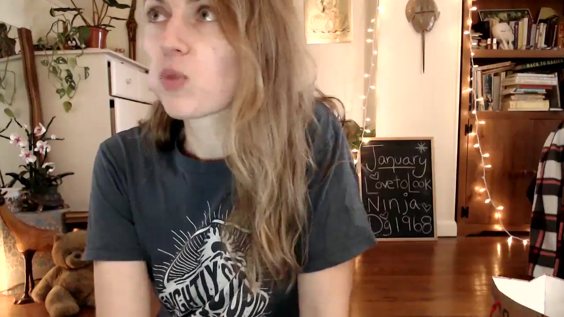 Gallery image thumbnail from WildflowerEm's myfreecams stream on, 01/09/2025, 20:05 image 8 of 20