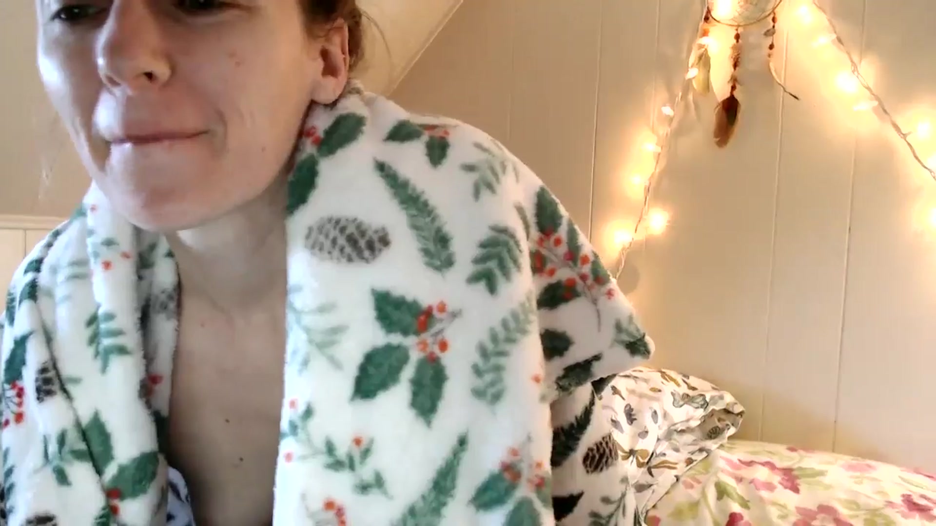 Gallery image thumbnail from WildflowerEm's myfreecams stream on, 01/14/2025, 18:31 image 15 of 20