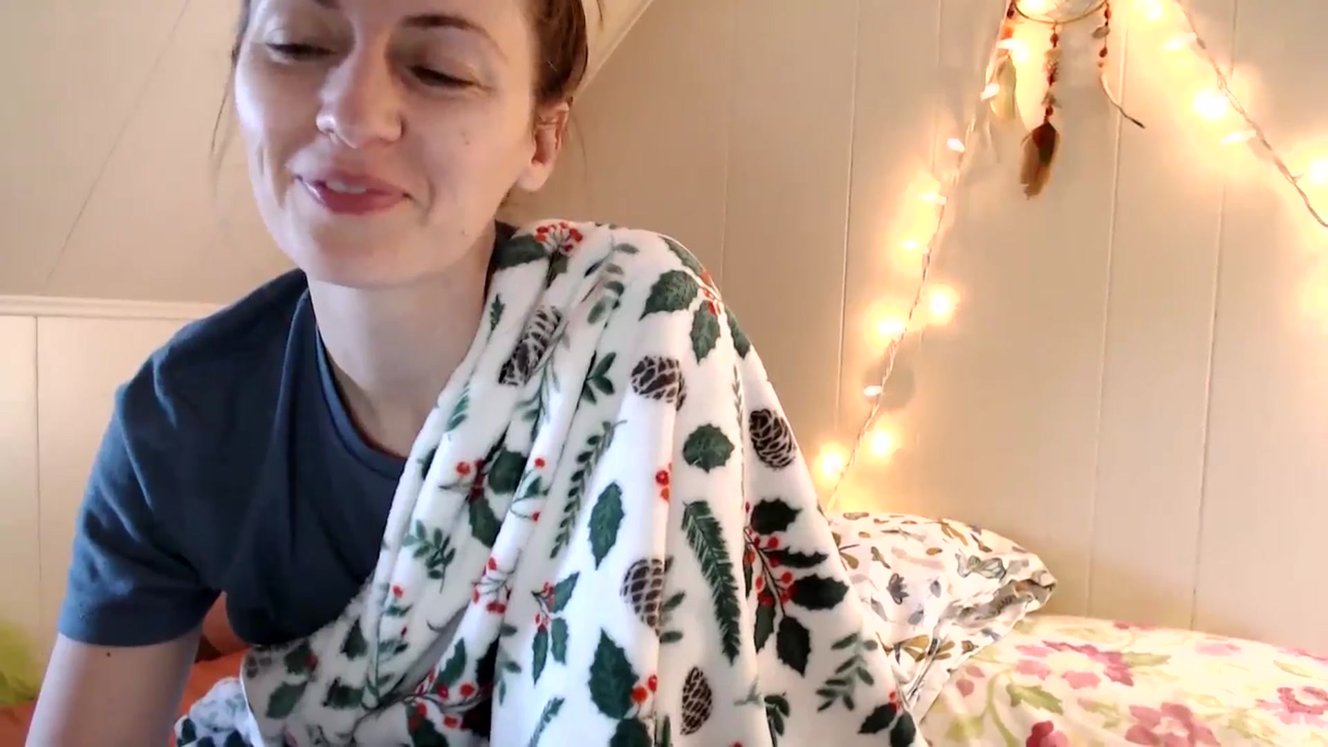 Gallery image thumbnail from WildflowerEm's myfreecams stream on, 01/14/2025, 18:31 image 10 of 20
