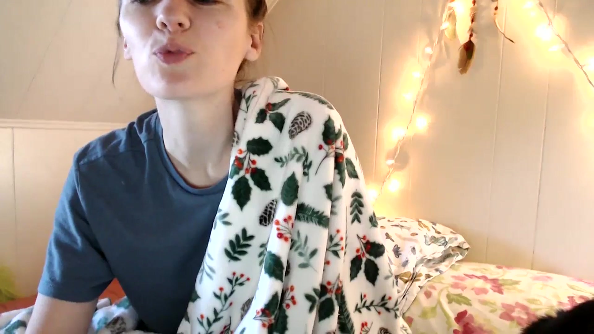 Gallery image thumbnail from WildflowerEm's myfreecams stream on, 01/14/2025, 18:31 image 6 of 20