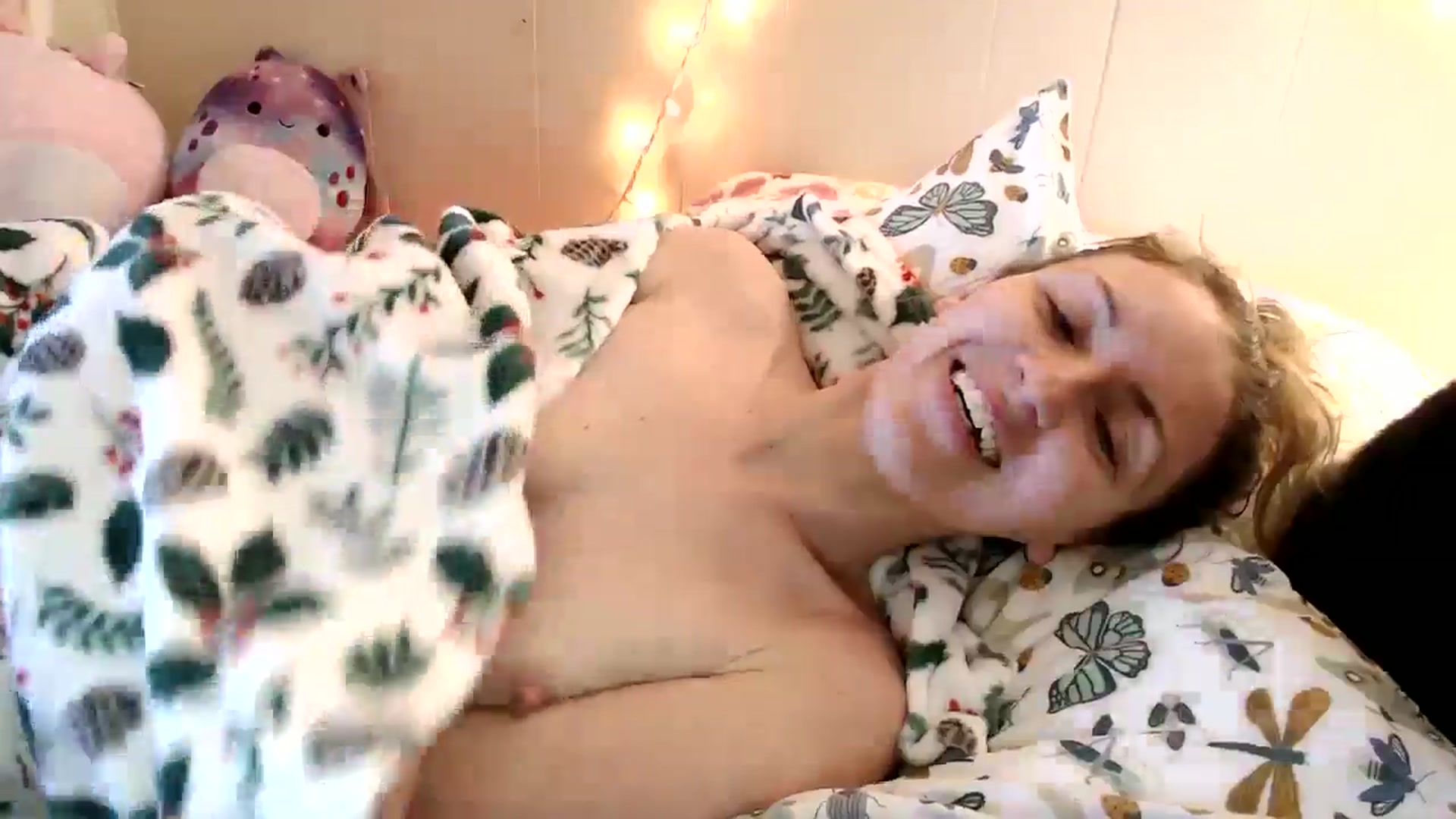Gallery image thumbnail from WildflowerEm's myfreecams stream on, 01/14/2025, 18:51 image 8 of 20