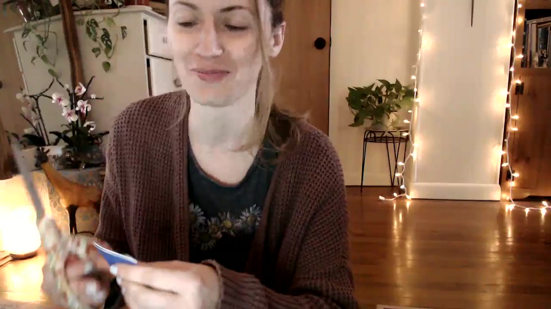 Gallery image thumbnail from WildflowerEm's myfreecams stream on, 01/16/2025, 19:54 image 4 of 20