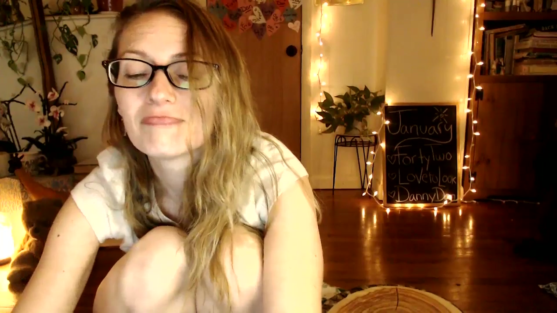 Gallery image thumbnail from WildflowerEm's myfreecams stream on, 01/19/2025, 23:32 image 18 of 20