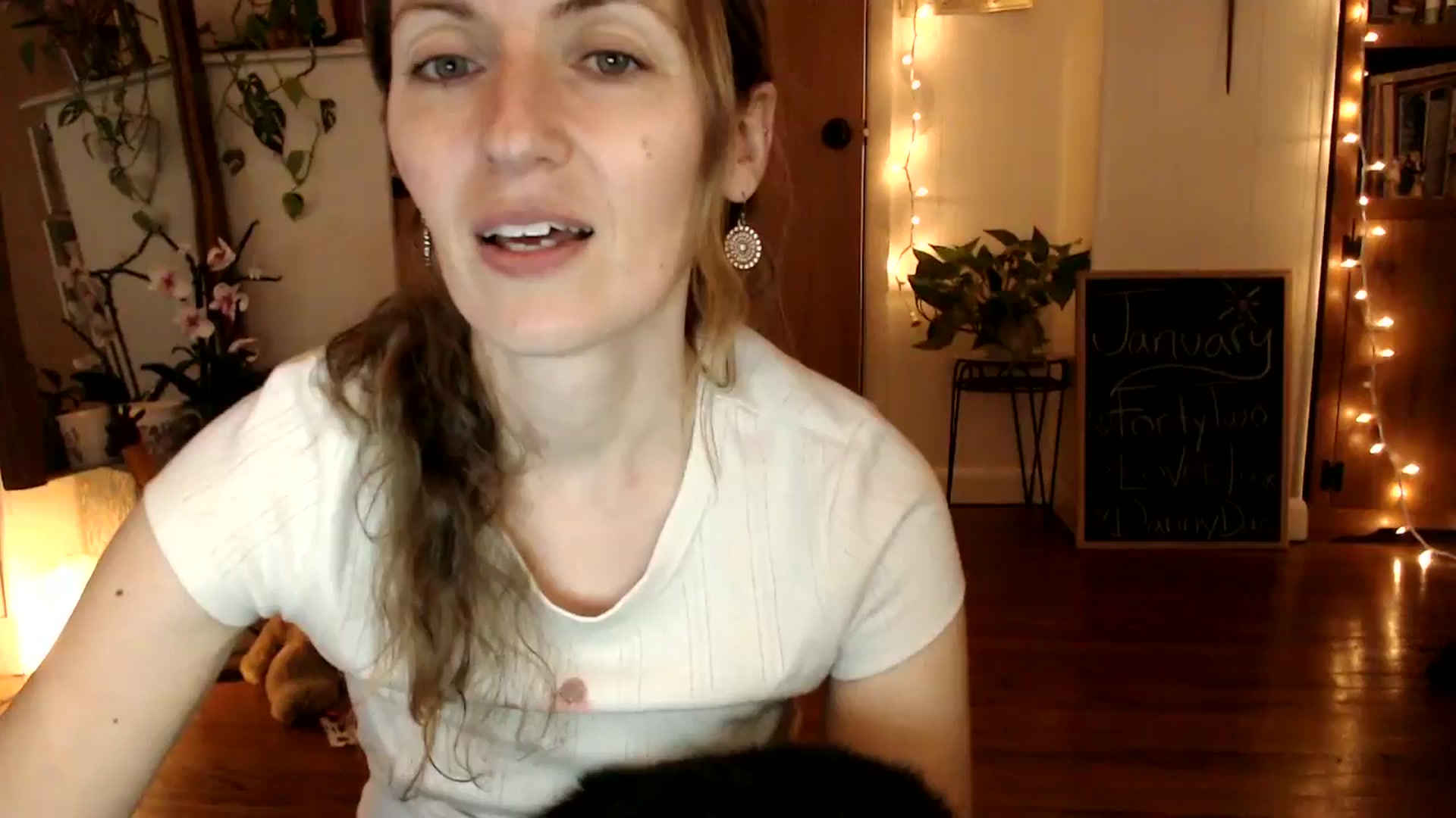 Gallery image thumbnail from WildflowerEm's myfreecams stream on, 01/19/2025, 23:32 image 1 of 20