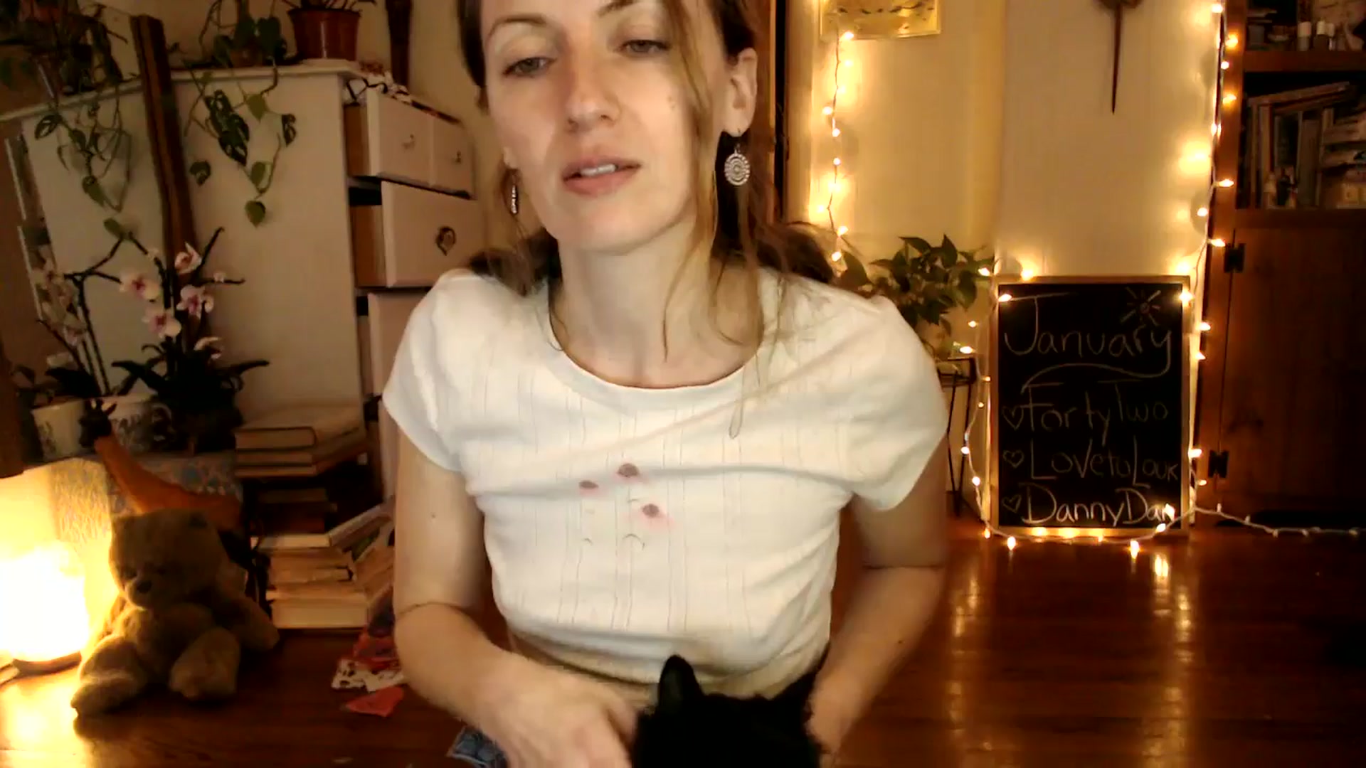 Gallery image thumbnail from WildflowerEm's myfreecams stream on, 01/19/2025, 23:32 image 4 of 20