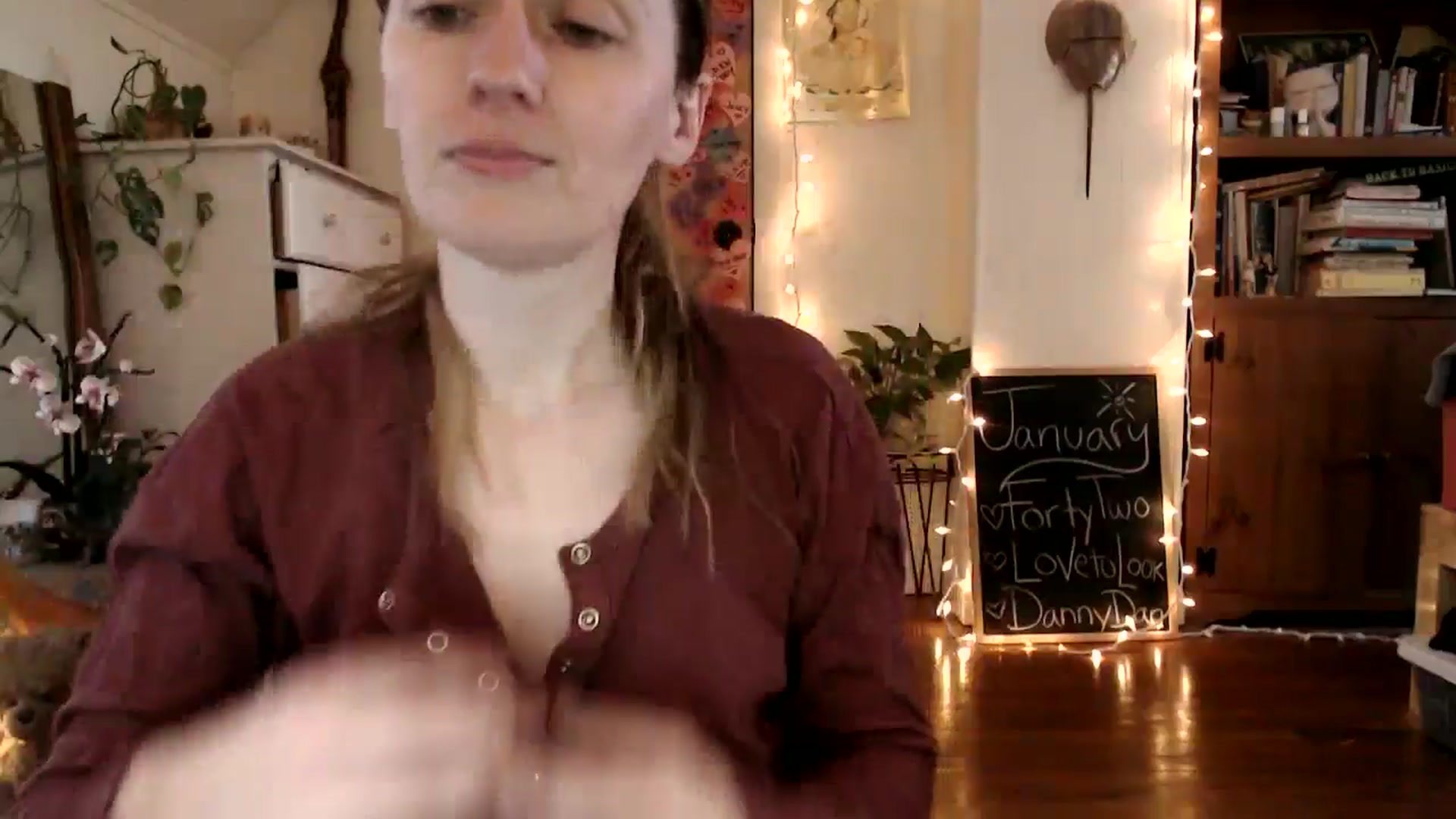 Gallery image thumbnail from WildflowerEm's myfreecams stream on, 01/29/2025, 20:03 image 13 of 20