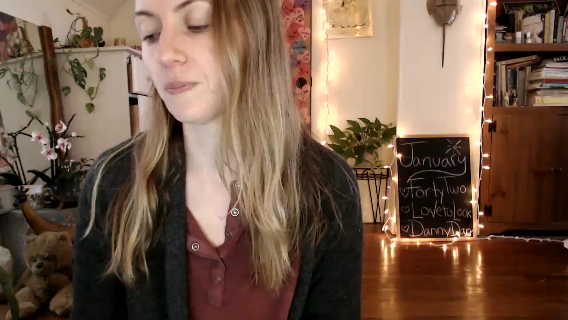 Gallery image thumbnail from WildflowerEm's myfreecams stream on, 01/29/2025, 20:03 image 1 of 20