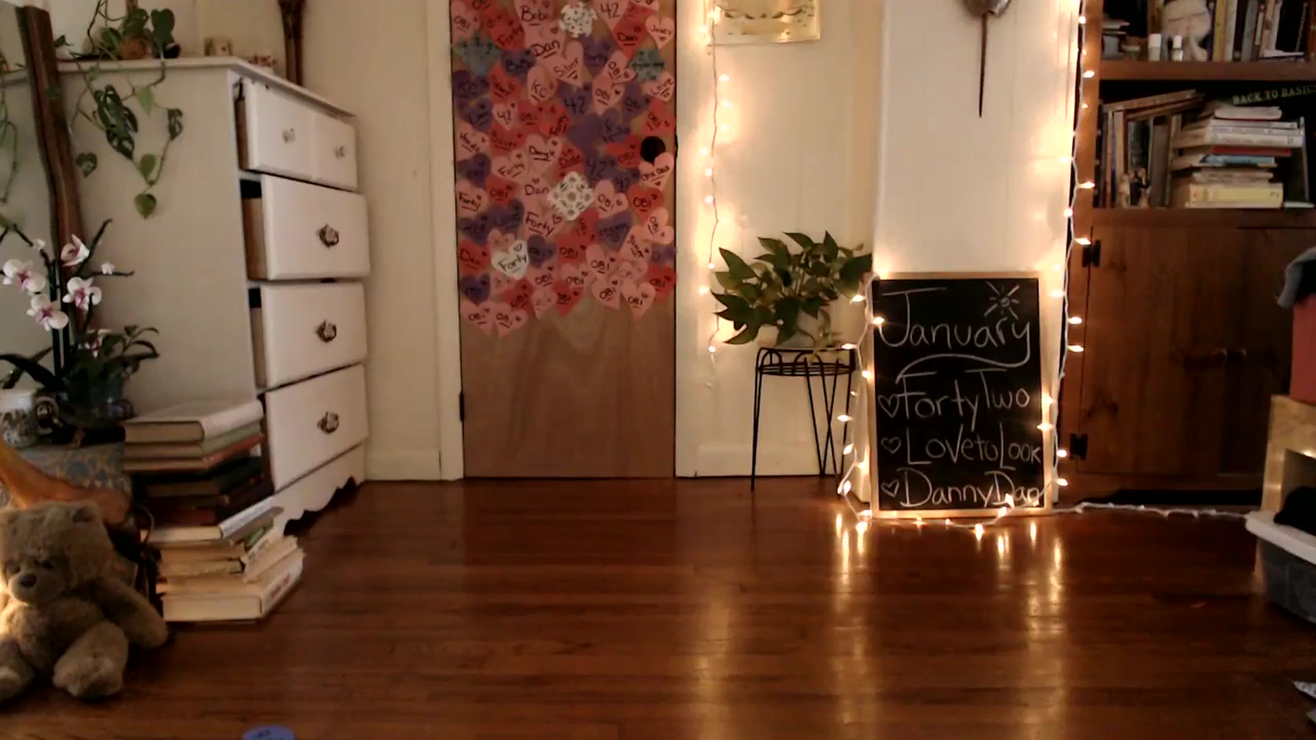 Gallery image thumbnail from WildflowerEm's myfreecams stream on, 01/29/2025, 20:03 image 12 of 20