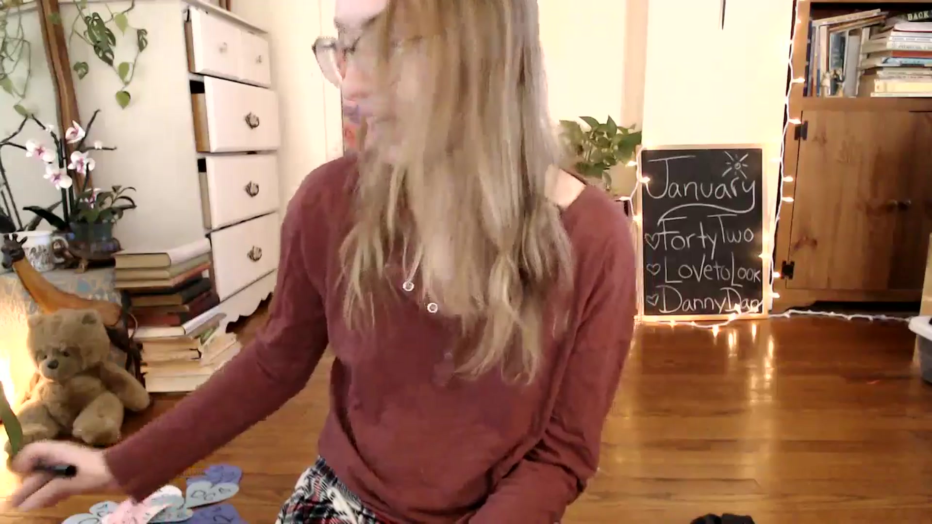 Gallery image thumbnail from WildflowerEm's myfreecams stream on, 01/29/2025, 20:03 image 7 of 20