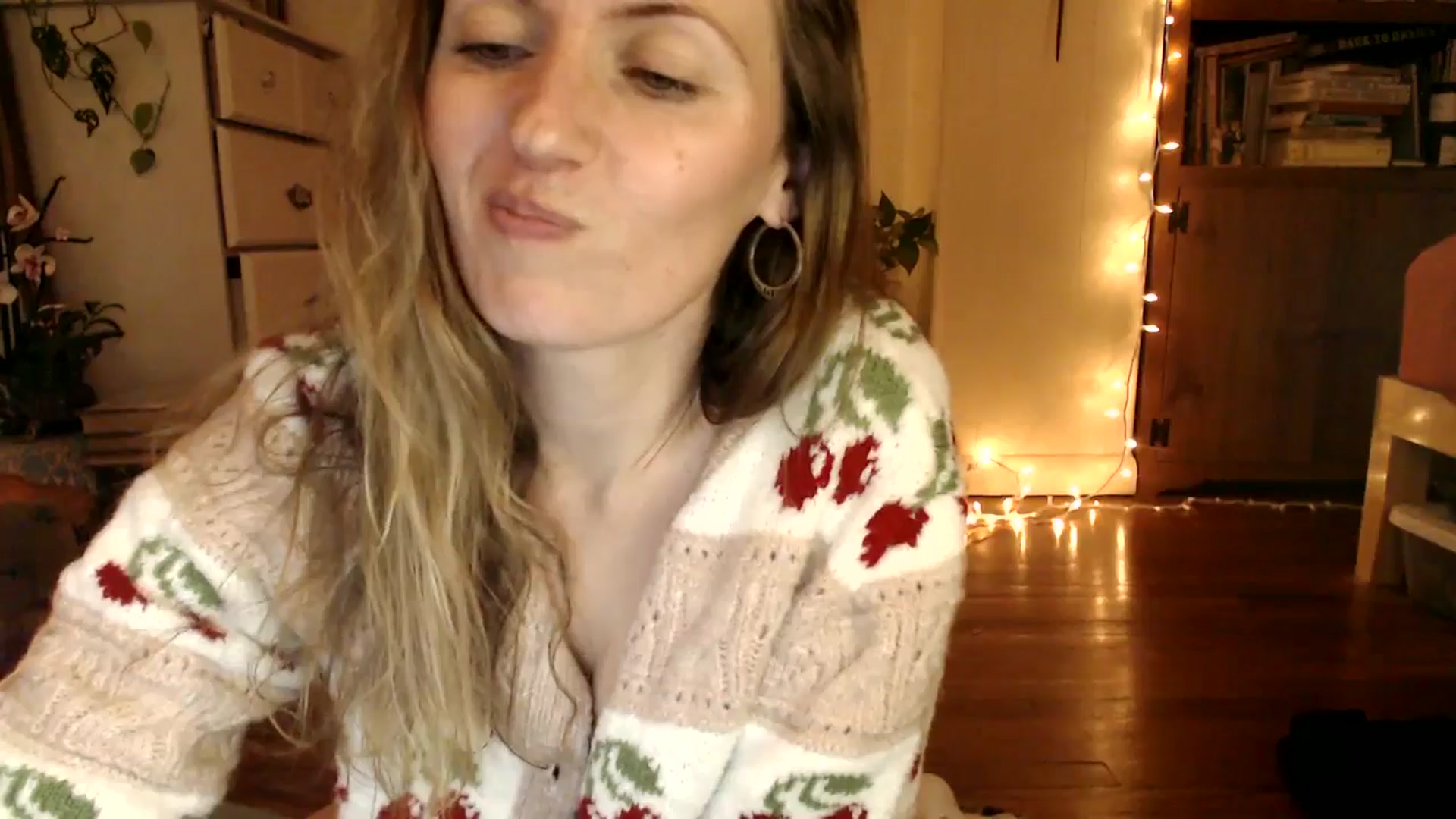 Gallery image thumbnail from WildflowerEm's myfreecams stream on, 02/02/2025, 22:25 image 12 of 20