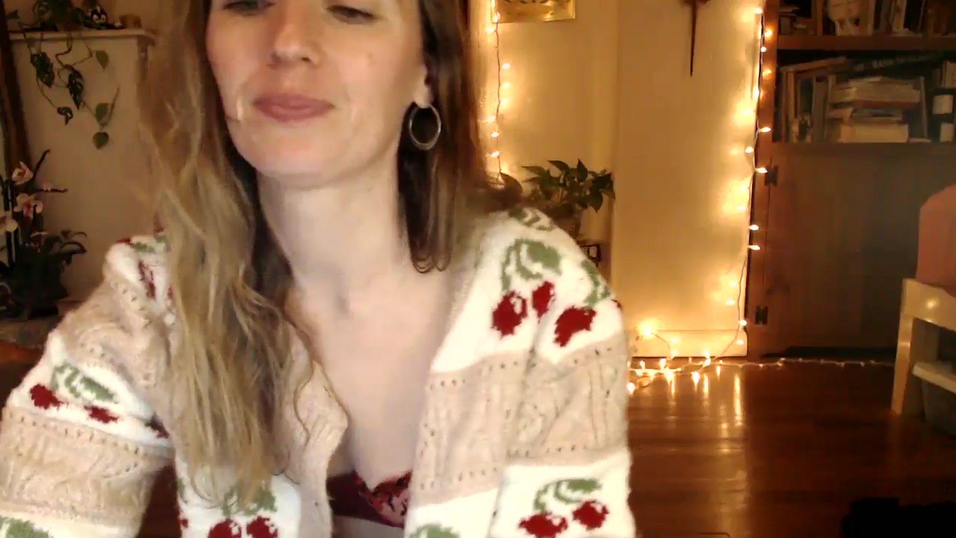 Gallery image thumbnail from WildflowerEm's myfreecams stream on, 02/02/2025, 22:25 image 15 of 20