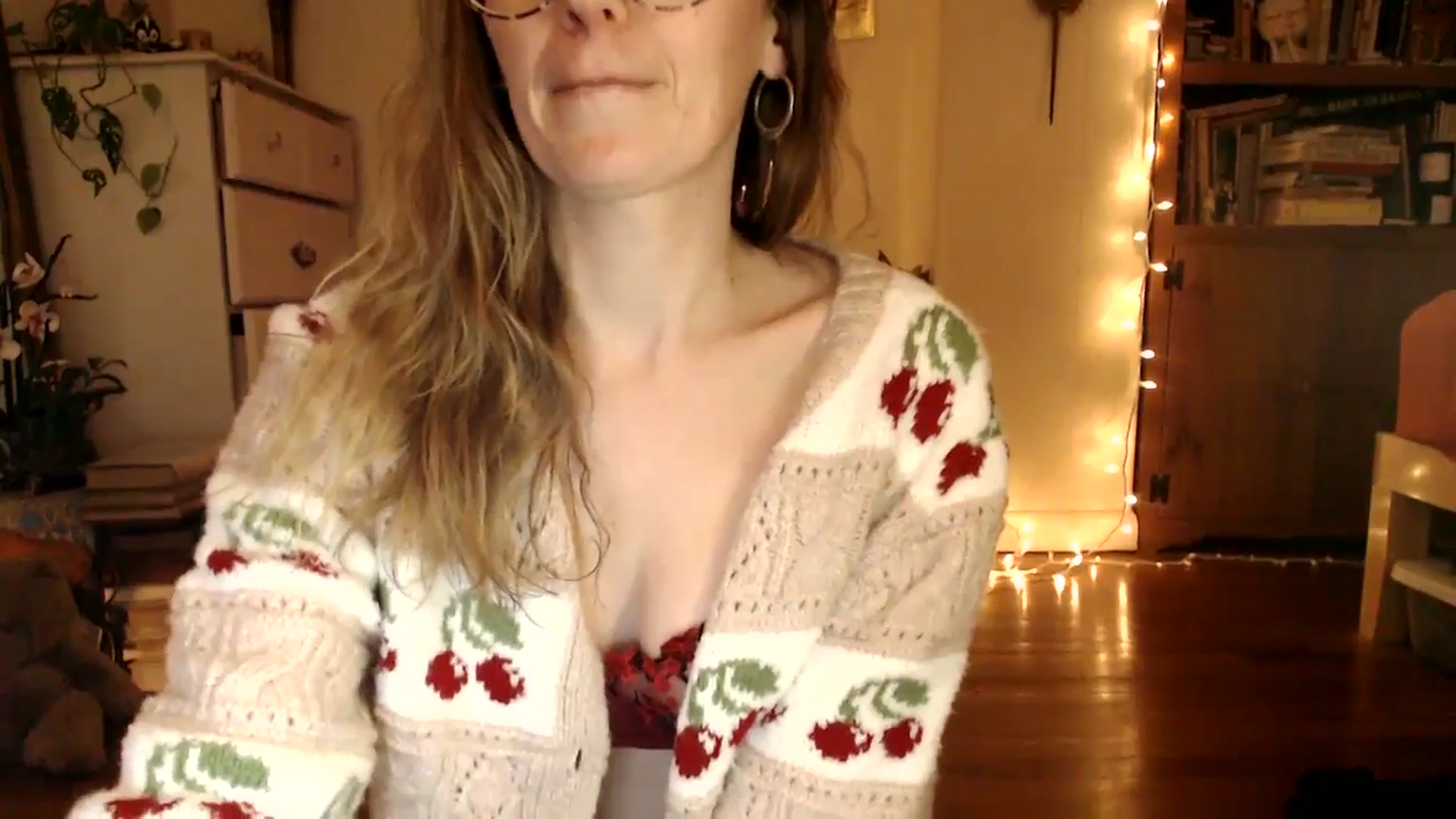 Gallery image thumbnail from WildflowerEm's myfreecams stream on, 02/02/2025, 22:25 image 9 of 20