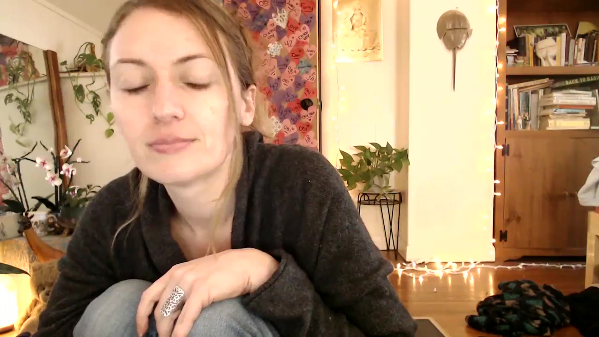 Gallery image thumbnail from WildflowerEm's myfreecams stream on, 02/04/2025, 19:37 image 12 of 20