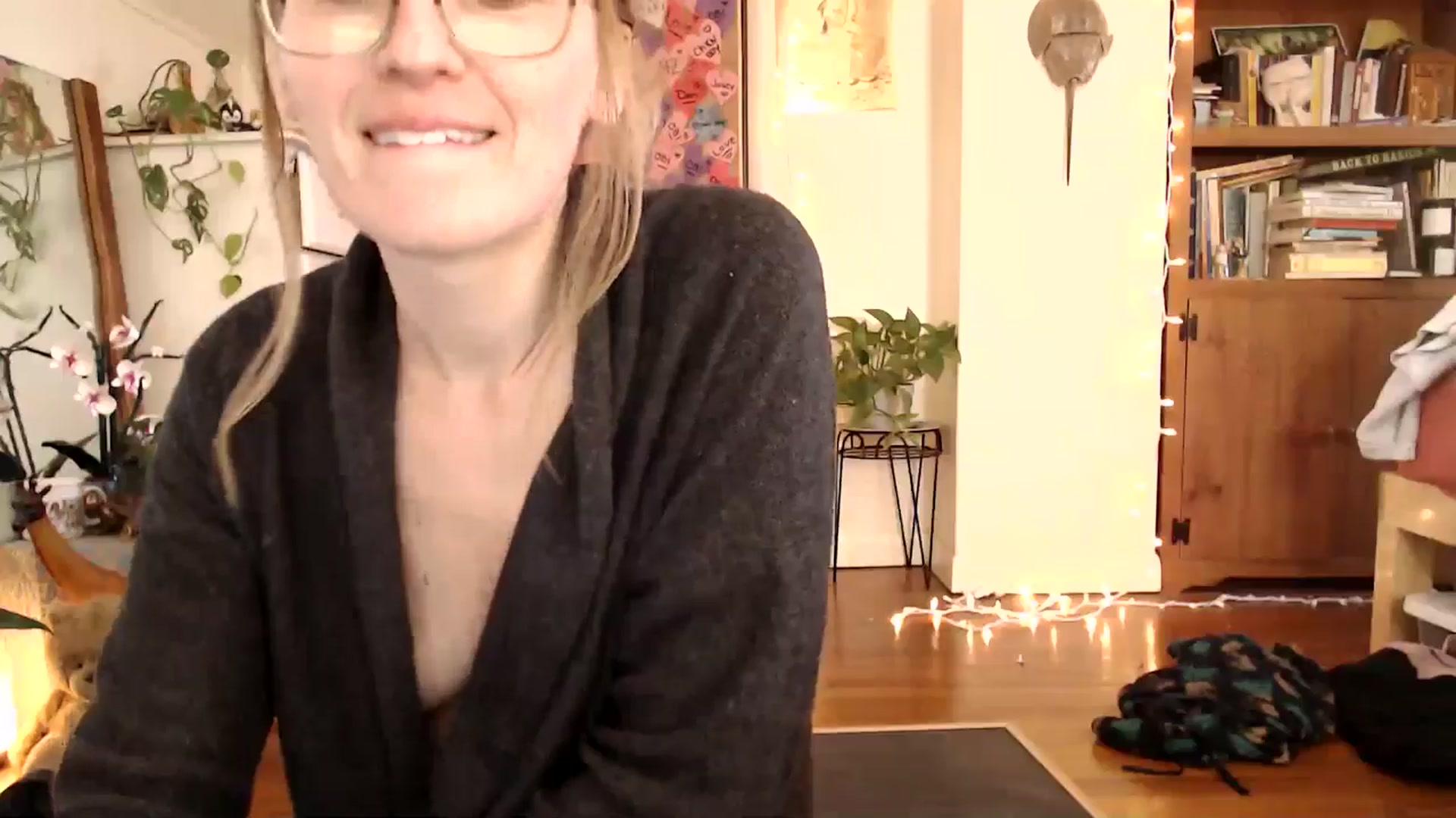 Gallery image thumbnail from WildflowerEm's myfreecams stream on, 02/04/2025, 19:37 image 9 of 20