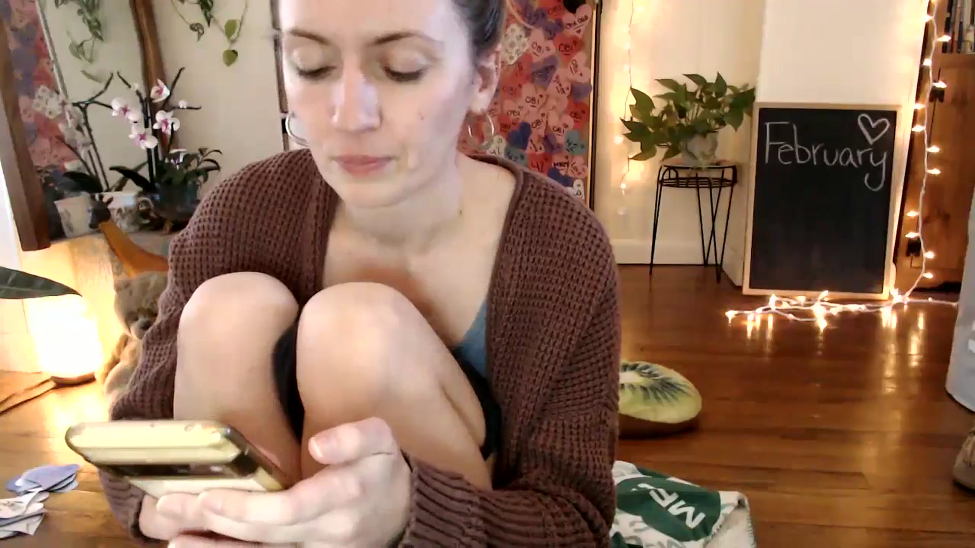 Gallery image thumbnail from WildflowerEm's myfreecams stream on, 02/05/2025, 20:06 image 10 of 20