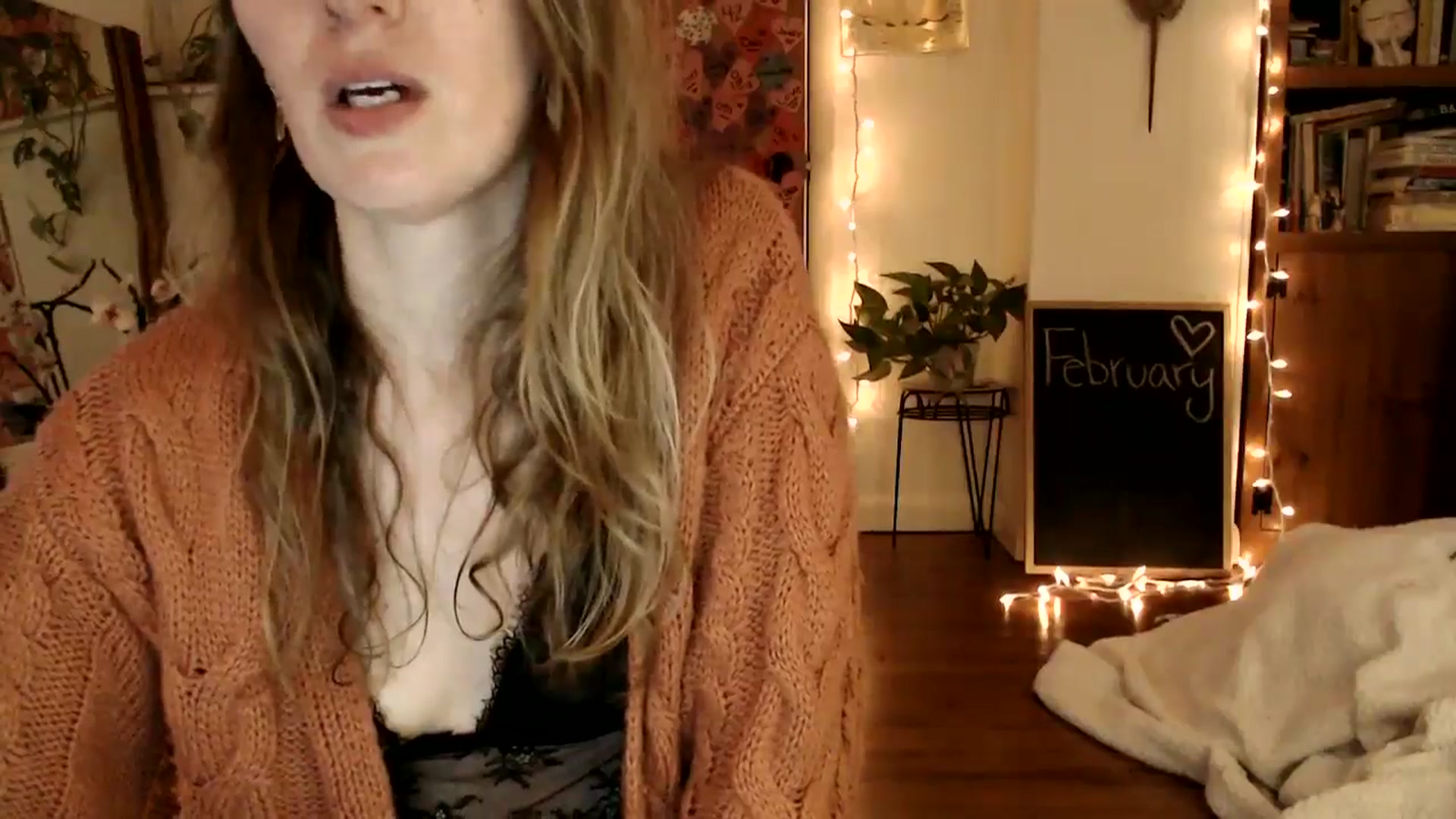 Gallery image thumbnail from WildflowerEm's myfreecams stream on, 02/08/2025, 23:06 image 11 of 20