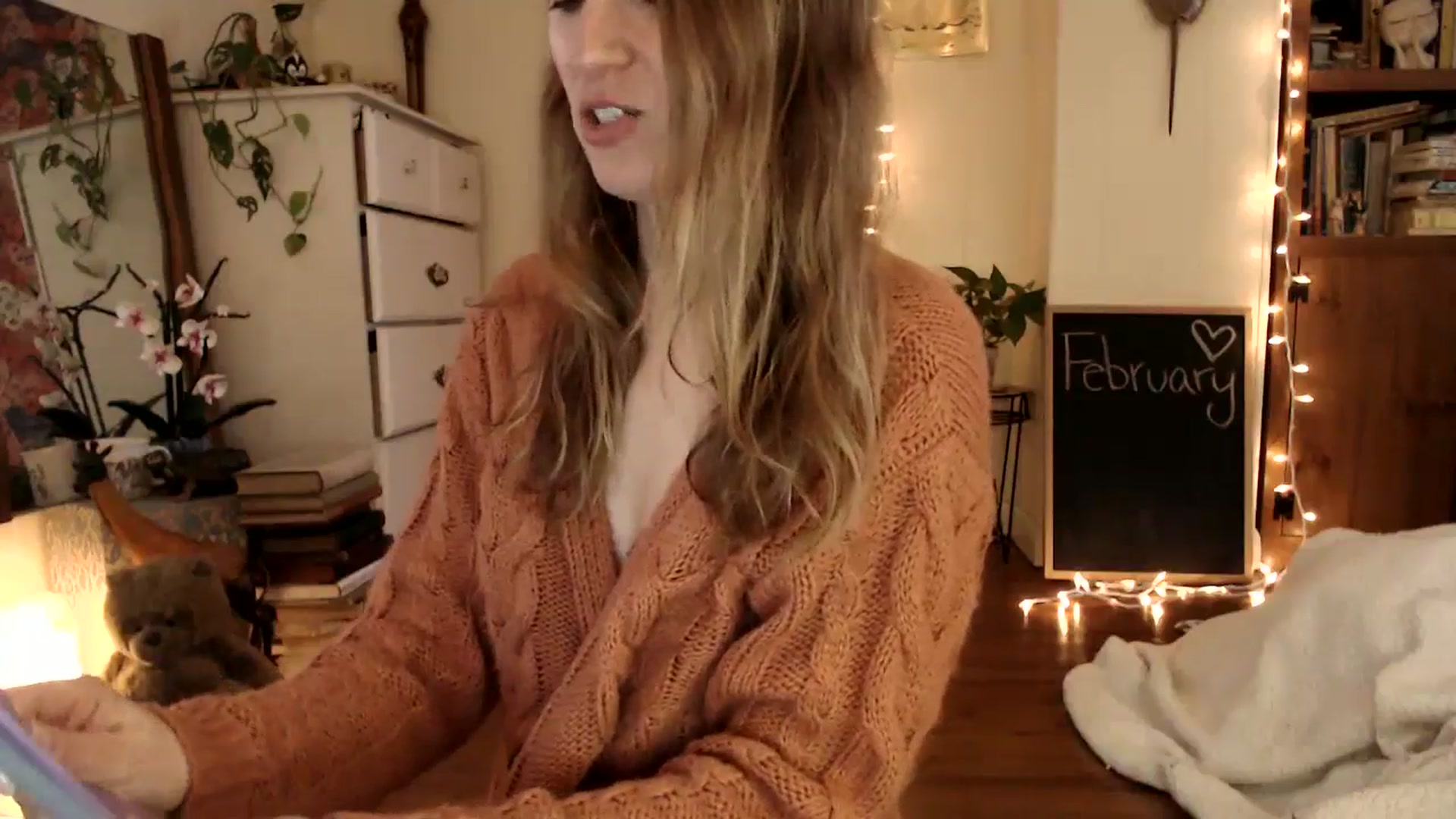Gallery image thumbnail from WildflowerEm's myfreecams stream on, 02/08/2025, 23:06 image 3 of 20