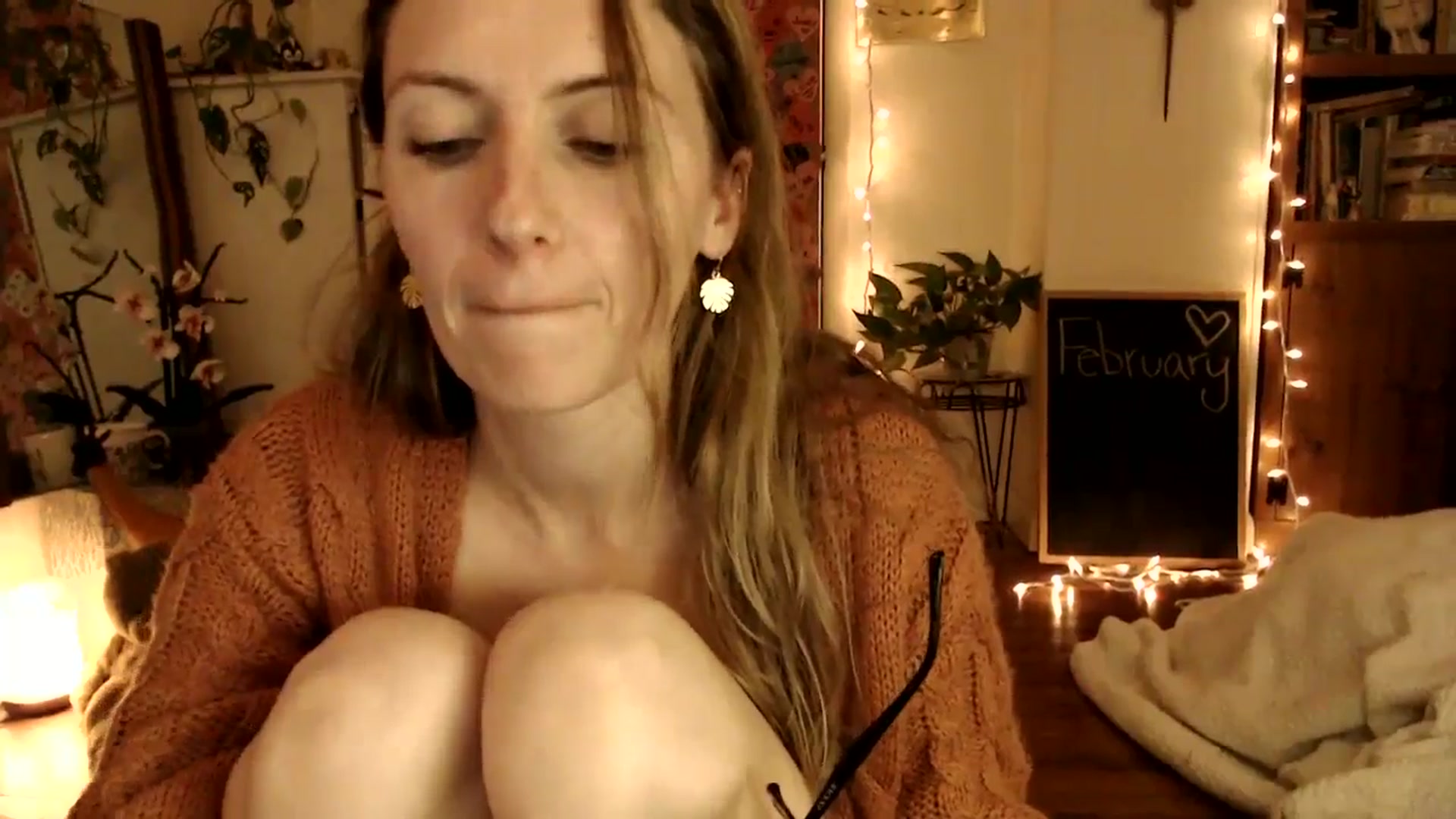 Gallery image thumbnail from WildflowerEm's myfreecams stream on, 02/08/2025, 23:06 image 15 of 20