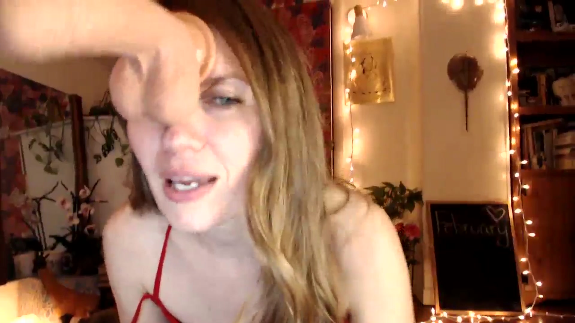 Gallery image thumbnail from WildflowerEm's myfreecams stream on, 02/16/2025, 24:33 image 5 of 20