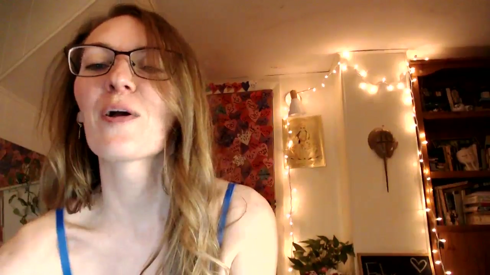 Gallery image thumbnail from WildflowerEm's myfreecams stream on, 02/16/2025, 24:33 image 8 of 20