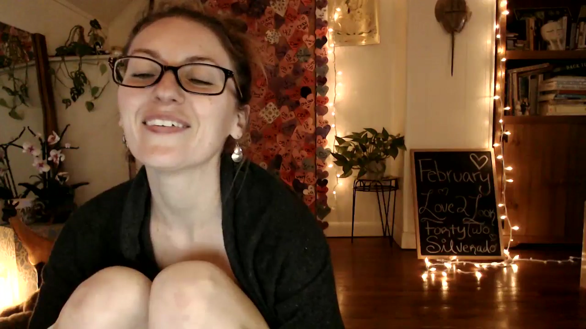Gallery image thumbnail from WildflowerEm's myfreecams stream on, 02/18/2025, 23:20 image 13 of 20