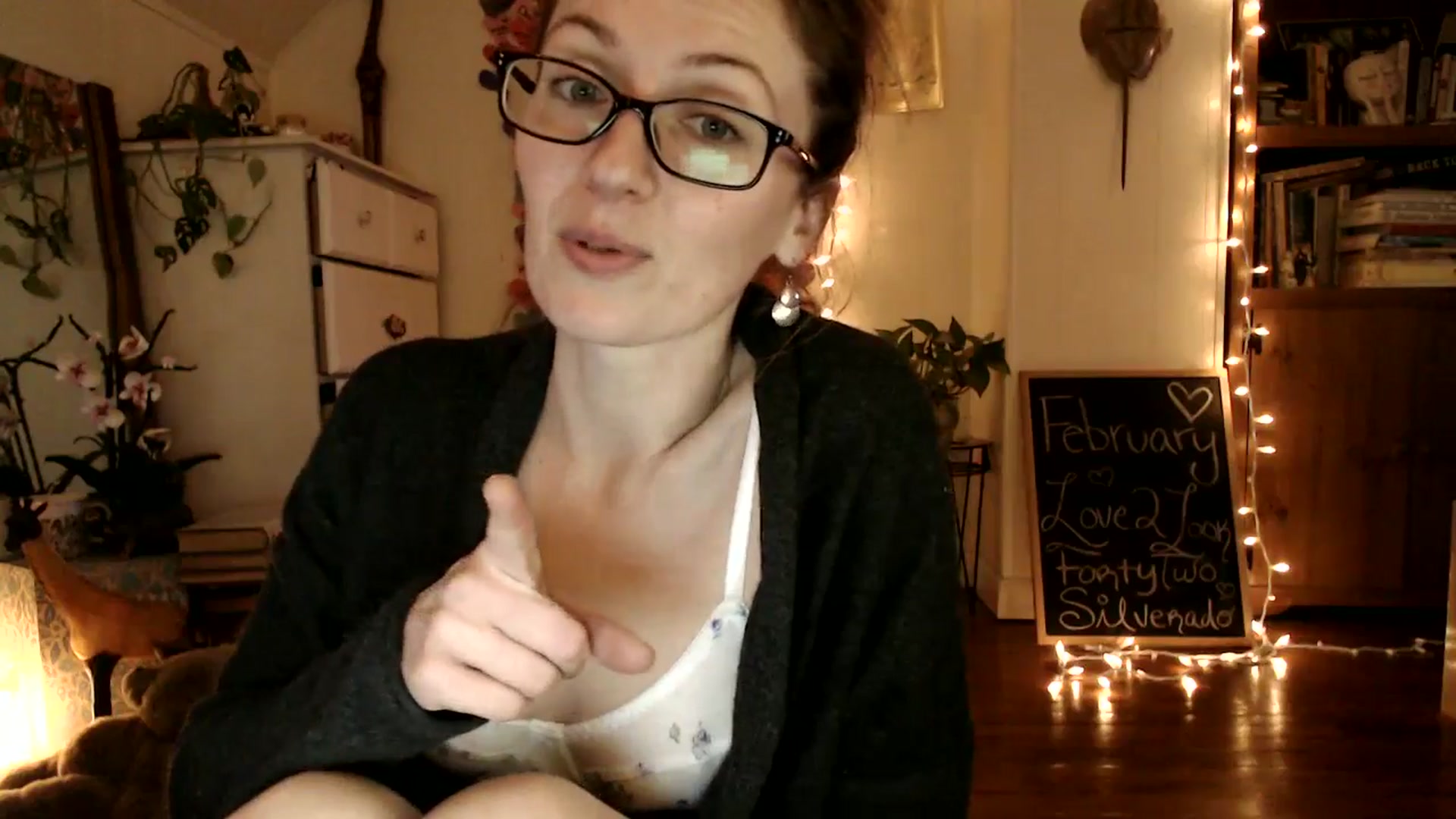 Gallery image thumbnail from WildflowerEm's myfreecams stream on, 02/18/2025, 23:20 image 14 of 20