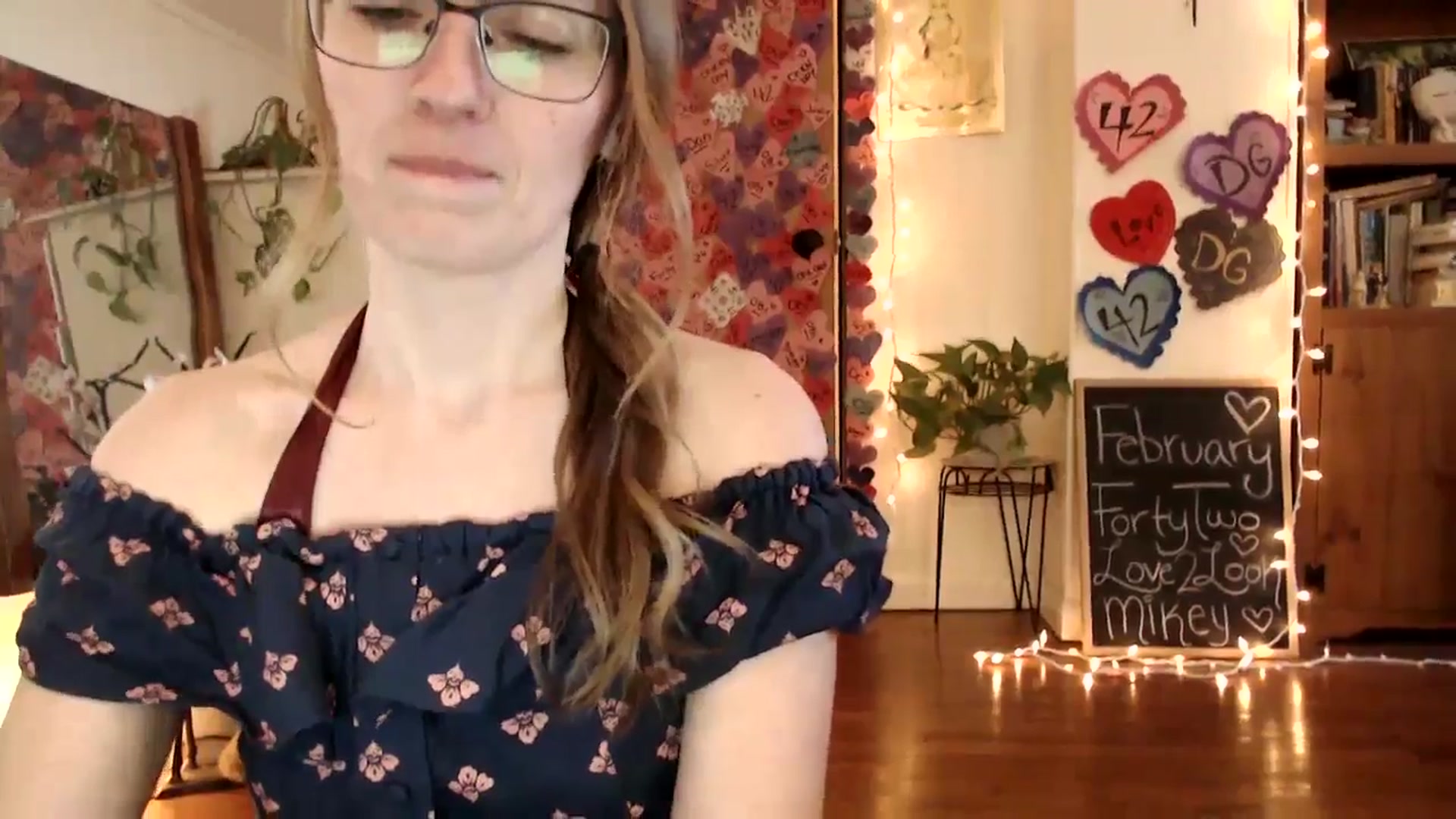 Gallery image thumbnail from WildflowerEm's myfreecams stream on, 02/23/2025, 21:19 image 12 of 20