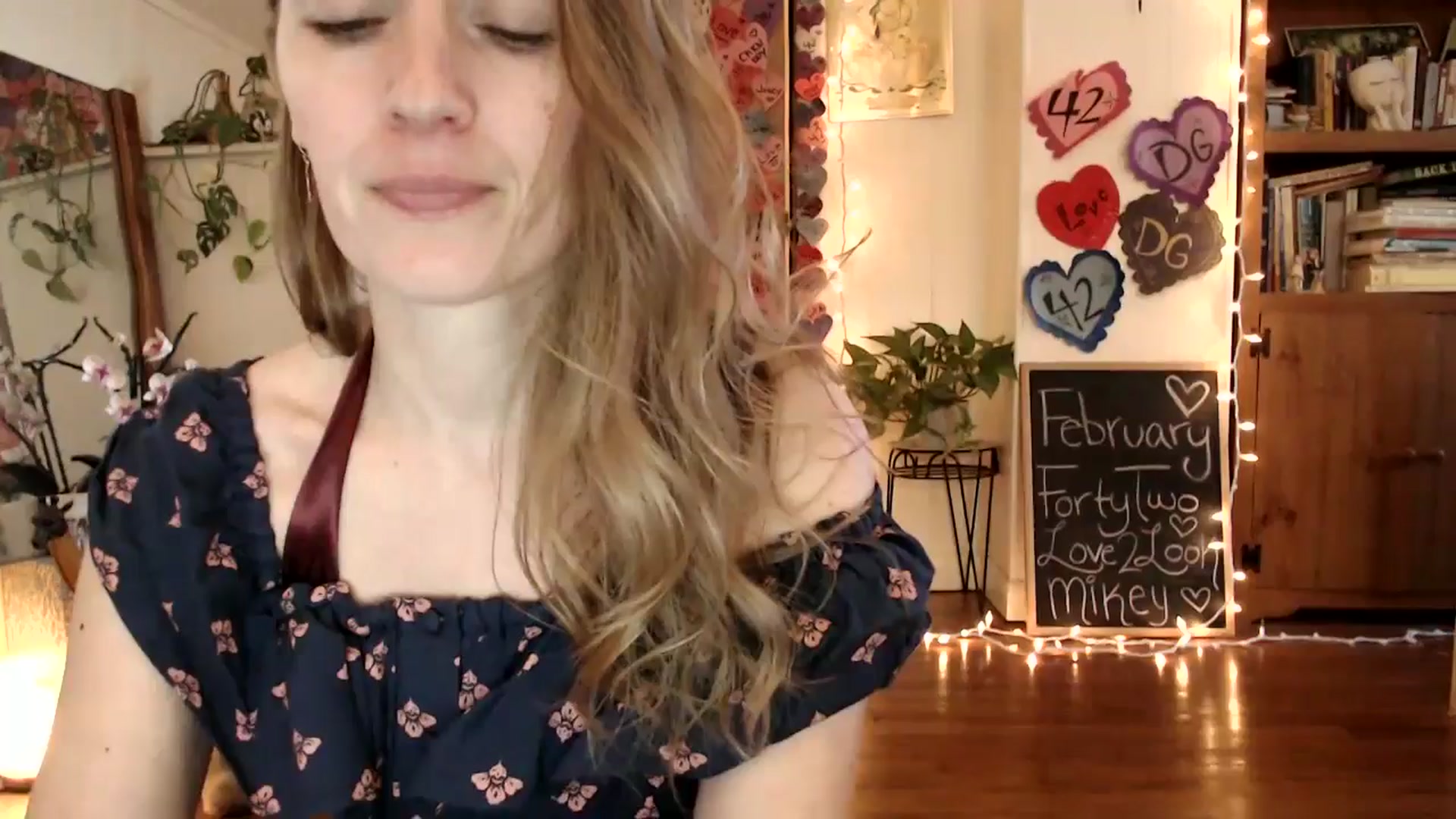 Gallery image thumbnail from WildflowerEm's myfreecams stream on, 02/23/2025, 21:19 image 5 of 20