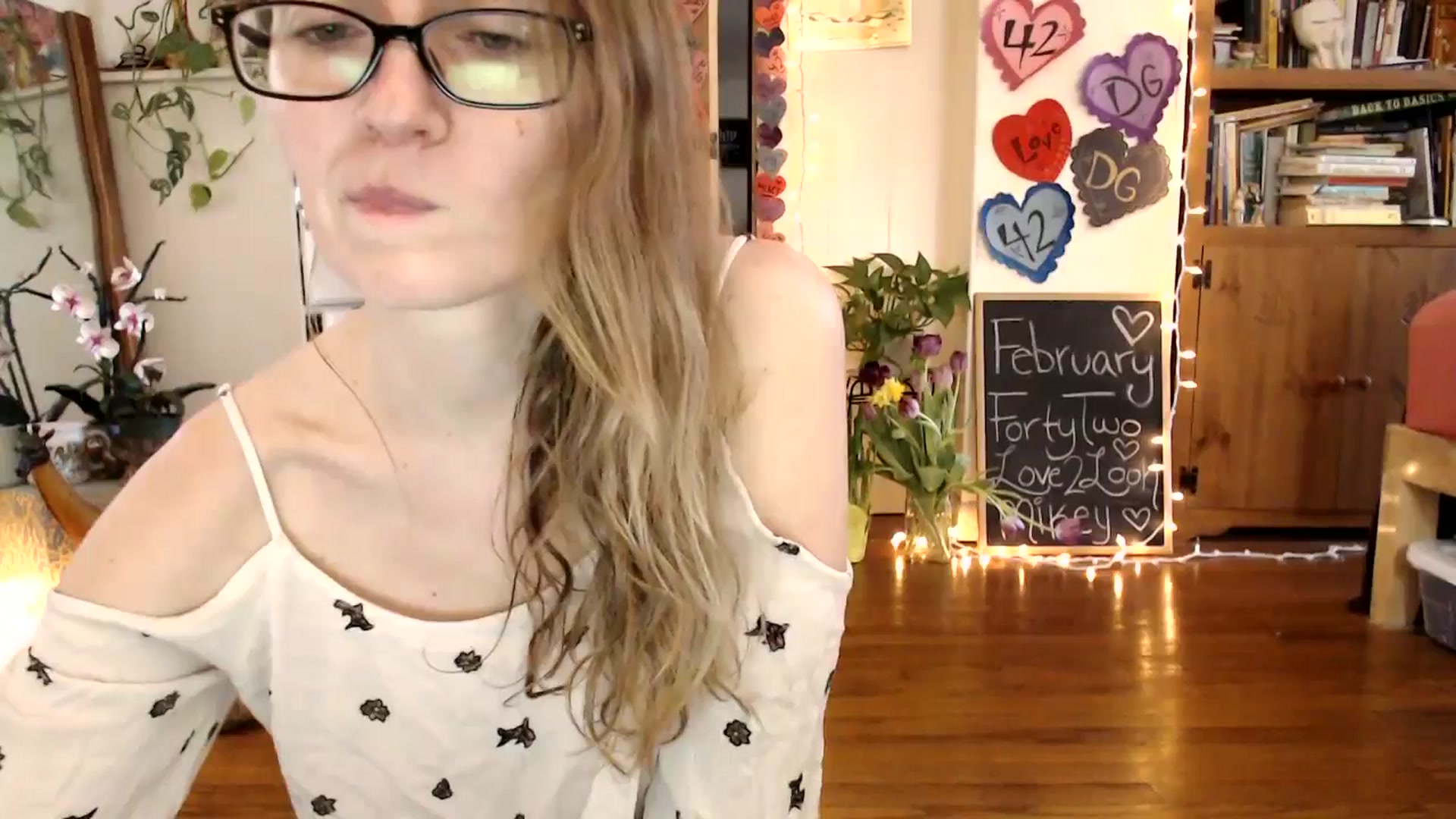 Gallery image thumbnail from WildflowerEm's myfreecams stream on, 02/25/2025, 20:11 image 7 of 20