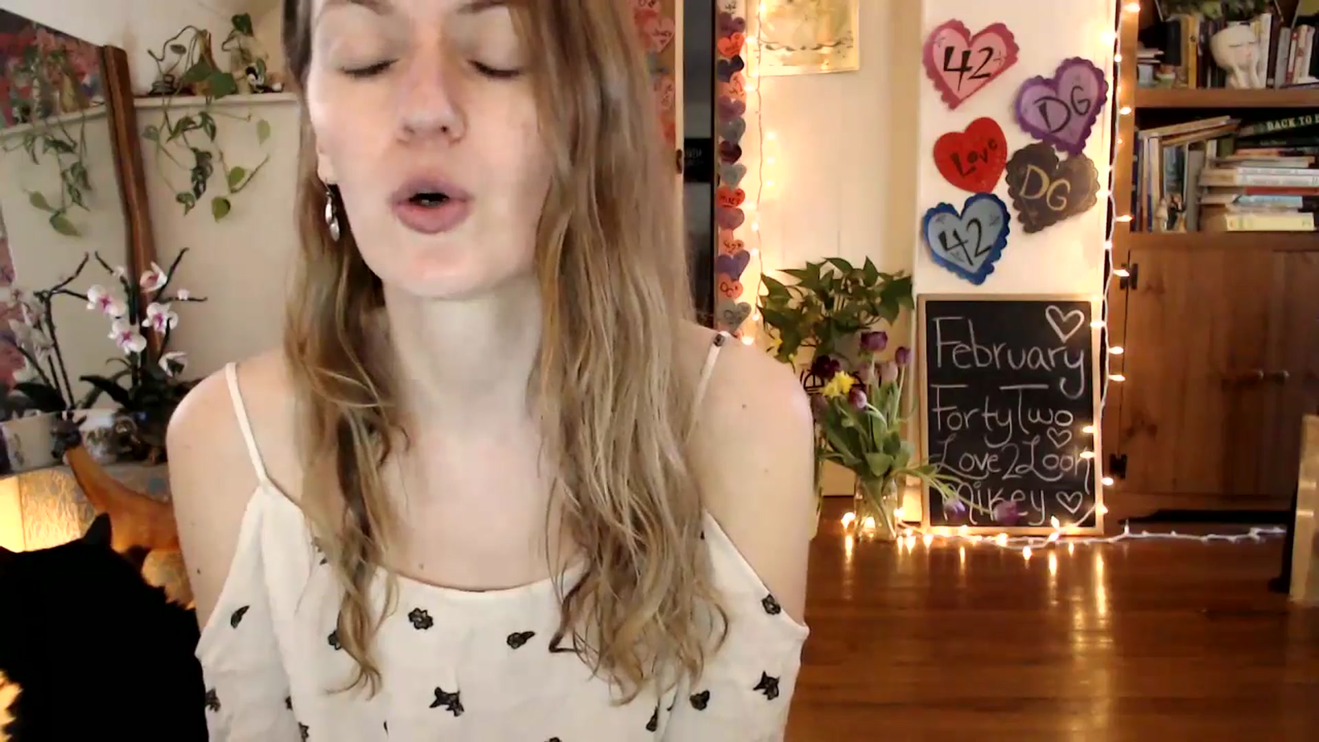 Gallery image thumbnail from WildflowerEm's myfreecams stream on, 02/25/2025, 20:11 image 9 of 20