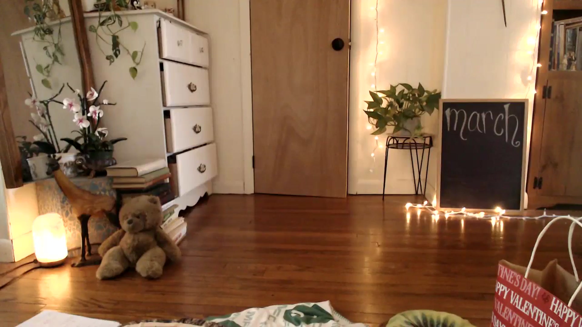 Gallery image thumbnail from WildflowerEm's myfreecams stream on, 03/04/2025, 20:19 image 14 of 20