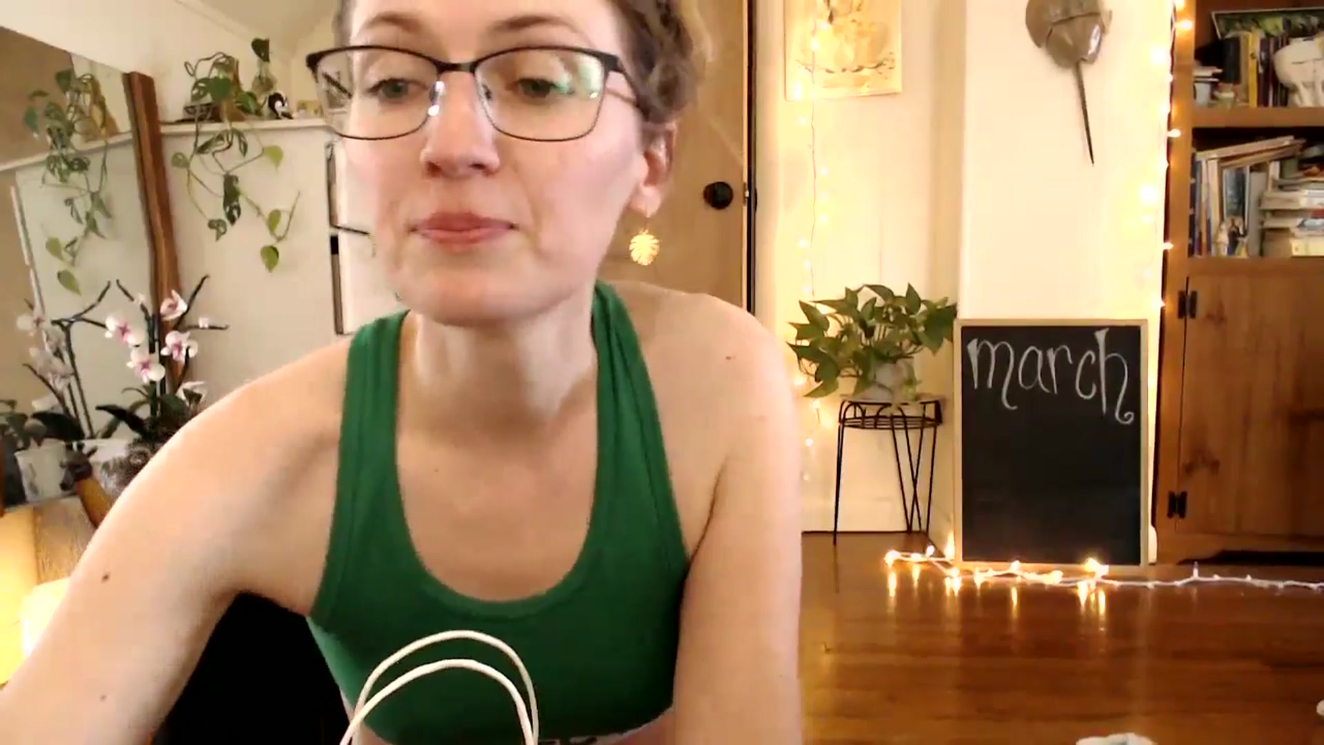 Gallery image thumbnail from WildflowerEm's myfreecams stream on, 03/04/2025, 20:19 image 19 of 20