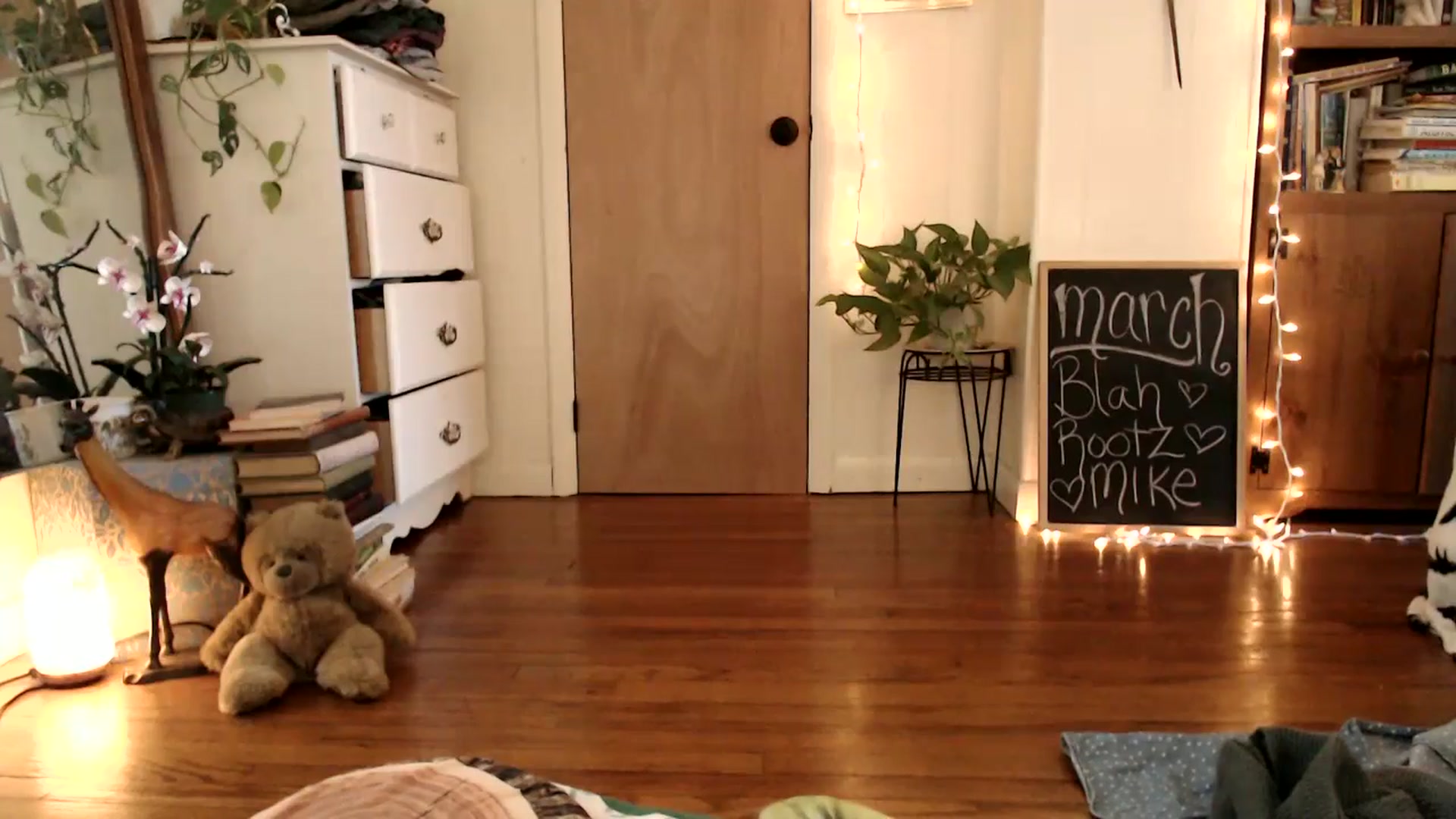 Gallery image thumbnail from WildflowerEm's myfreecams stream on, 03/08/2025, 22:32 image 11 of 20