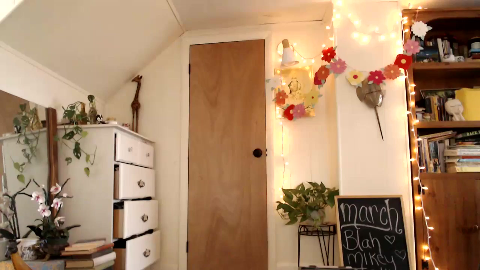Gallery image thumbnail from WildflowerEm's myfreecams stream on, 03/20/2025, 19:21 image 9 of 20