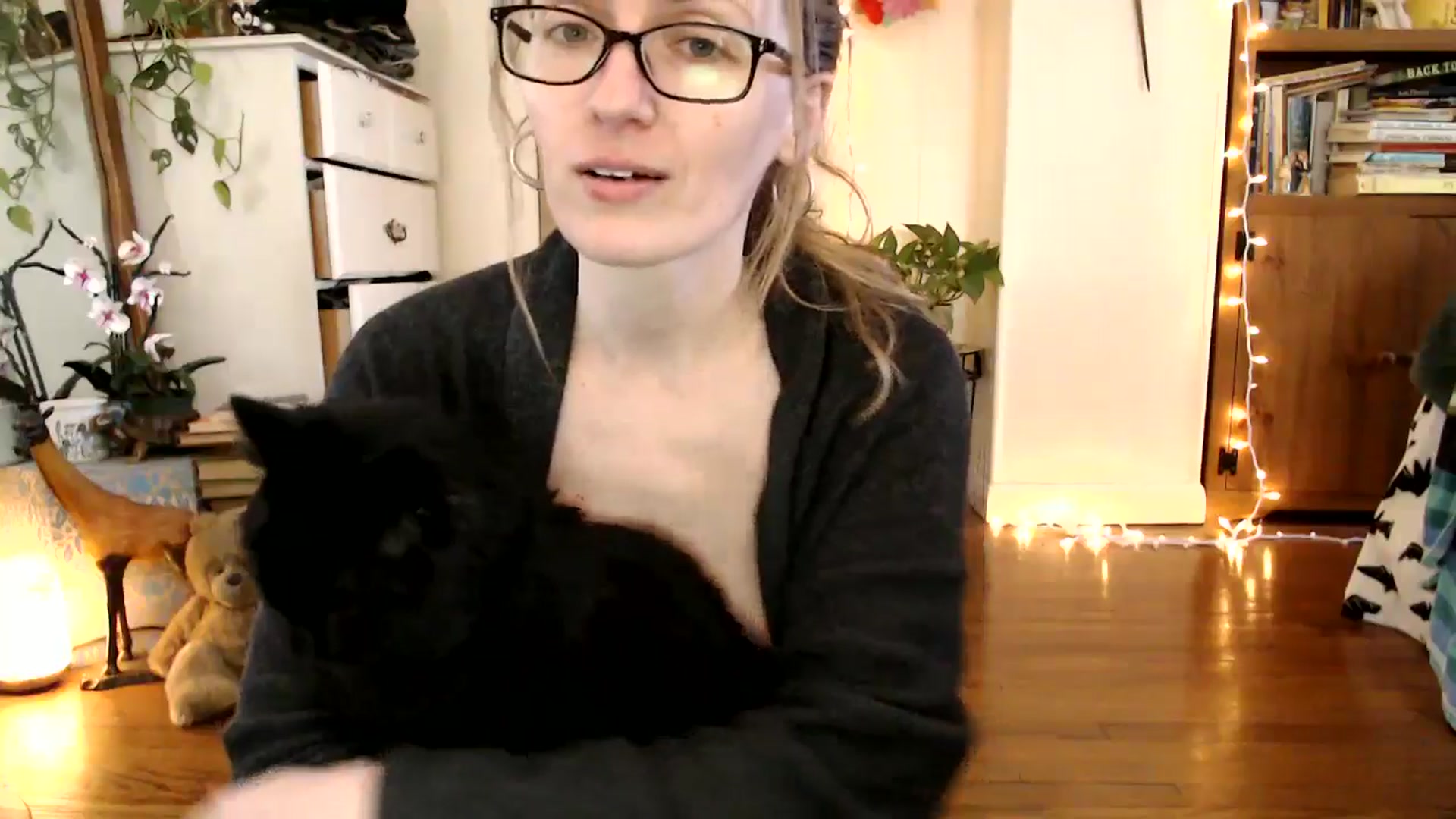 Gallery image thumbnail from WildflowerEm's myfreecams stream on, 03/25/2025, 19:11 image 9 of 20