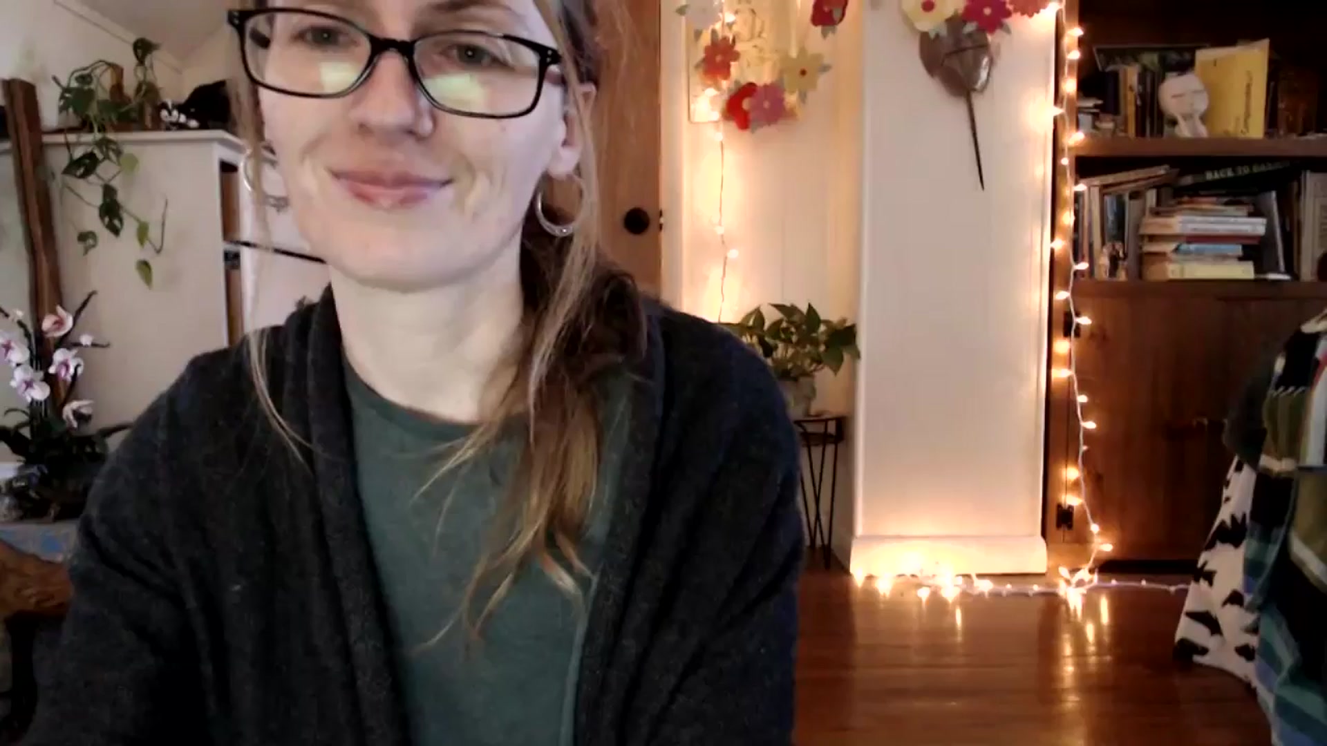 Gallery image thumbnail from WildflowerEm's myfreecams stream on, 03/25/2025, 19:11 image 1 of 20
