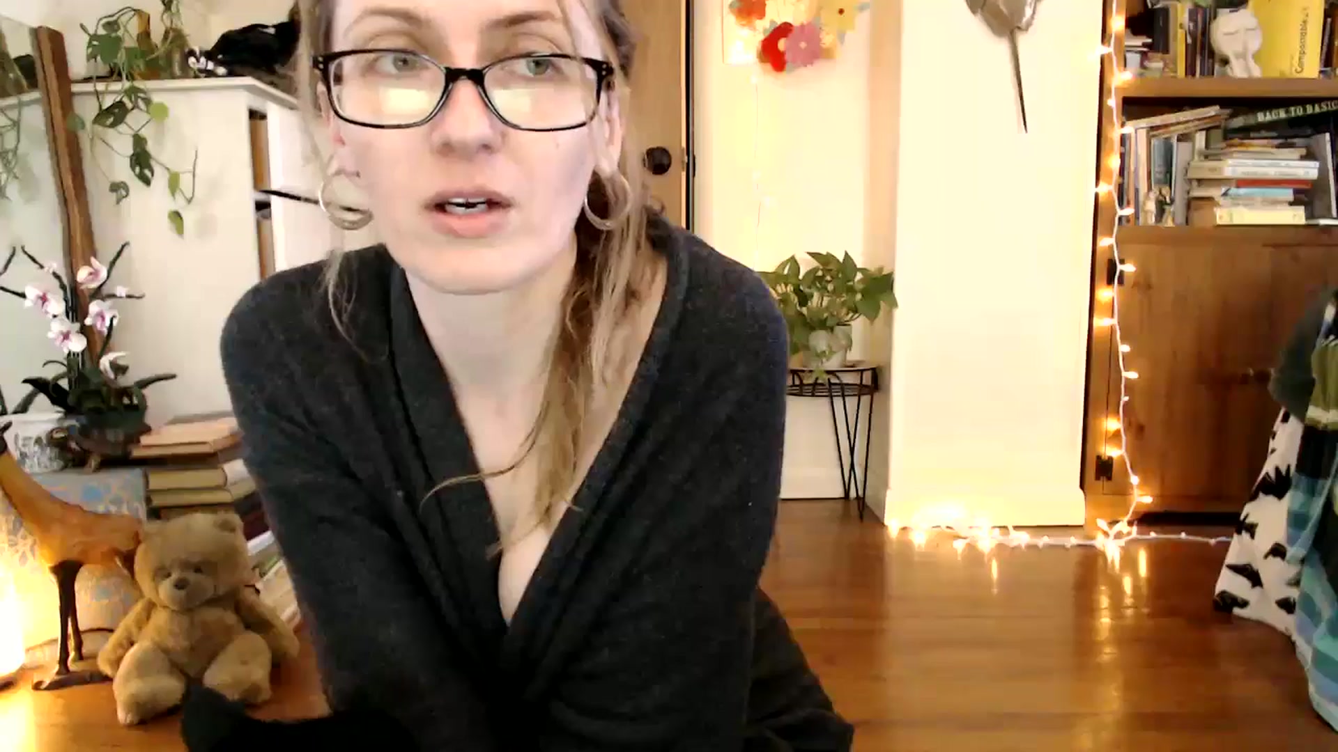 Gallery image thumbnail from WildflowerEm's myfreecams stream on, 03/25/2025, 19:11 image 11 of 20