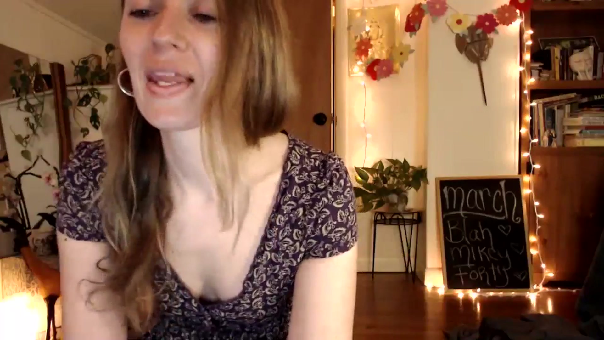 Gallery image thumbnail from WildflowerEm's myfreecams stream on, 03/29/2025, 23:41 image 2 of 20
